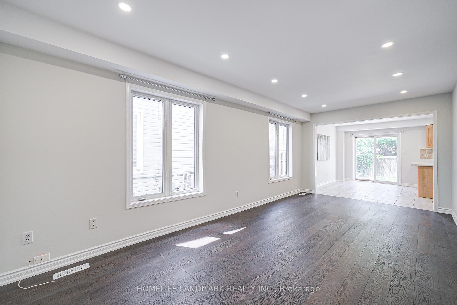Photo 2 of 72 Billingsley Crescent, Markham, Cedarwood — HOMEH