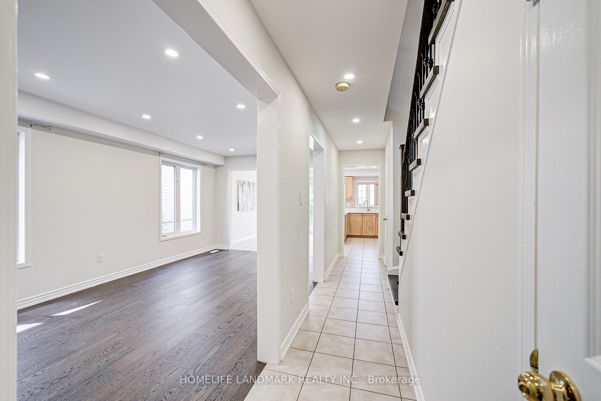 Photo 8 of 72 Billingsley Crescent, Markham, Cedarwood — HOMEH