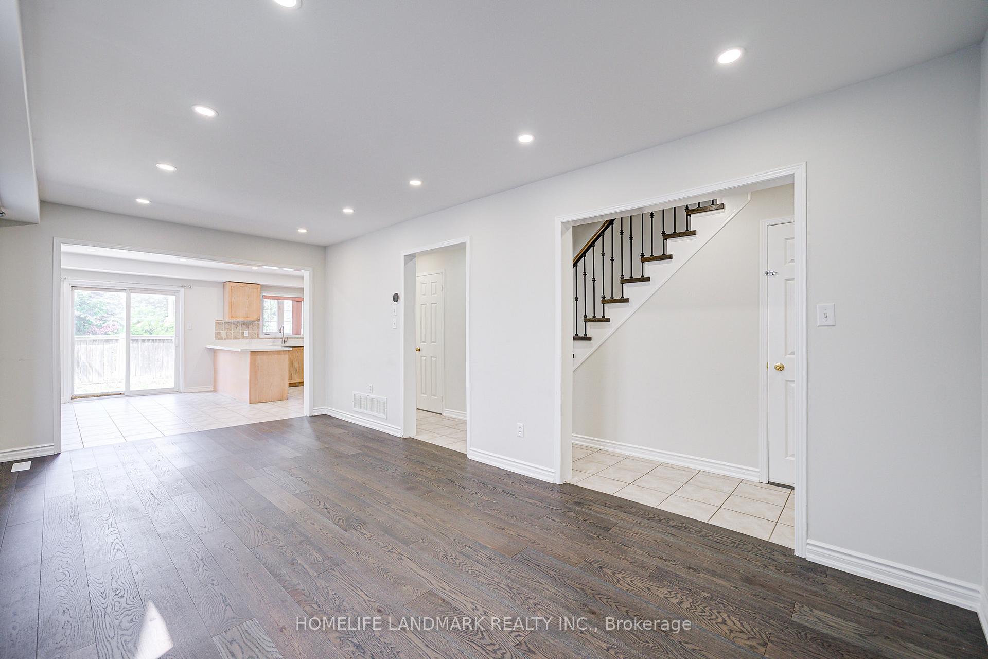 Photo 9 of 72 Billingsley Crescent, Markham, Cedarwood — HOMEH