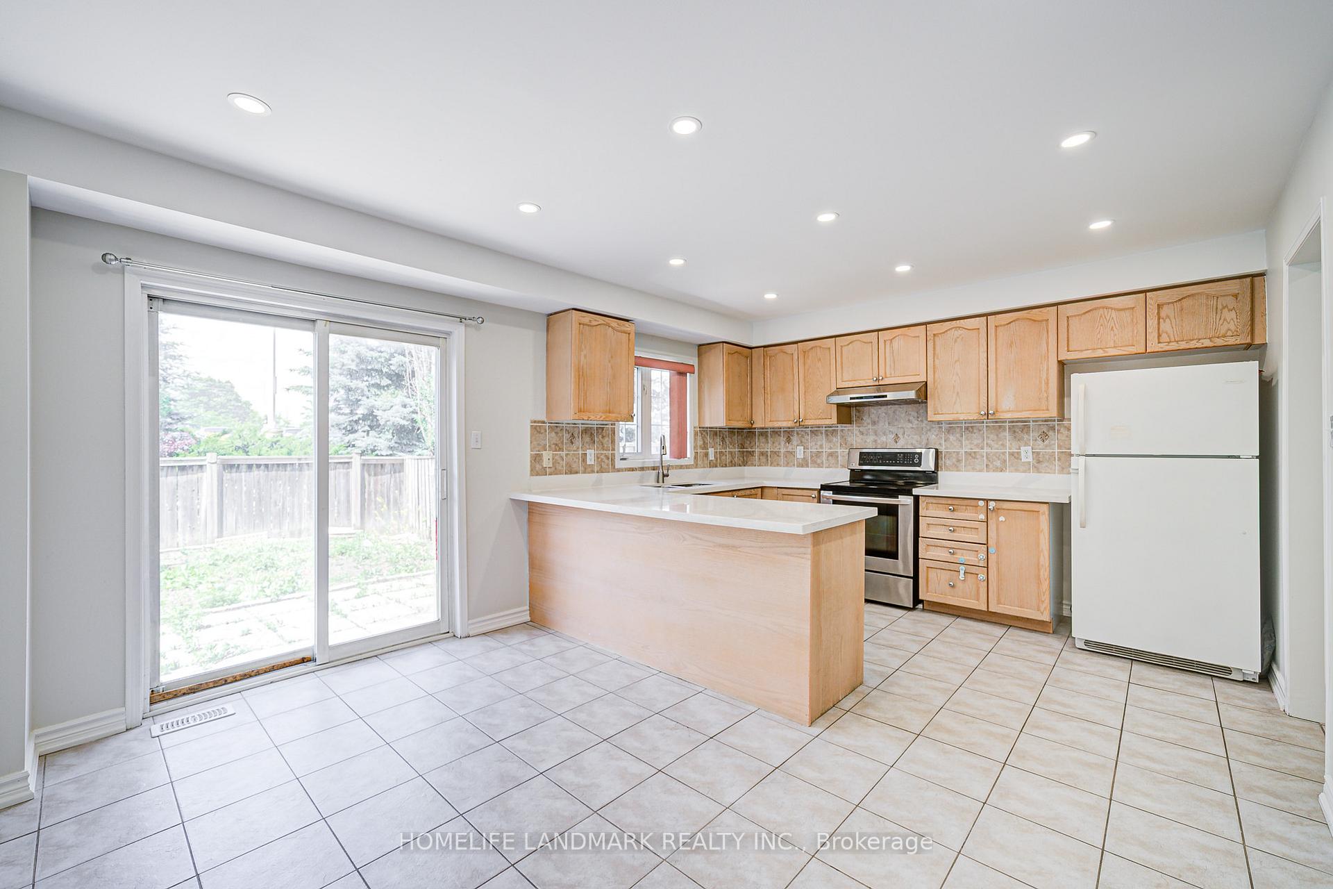 Photo 14 of 72 Billingsley Crescent, Markham, Cedarwood — HOMEH