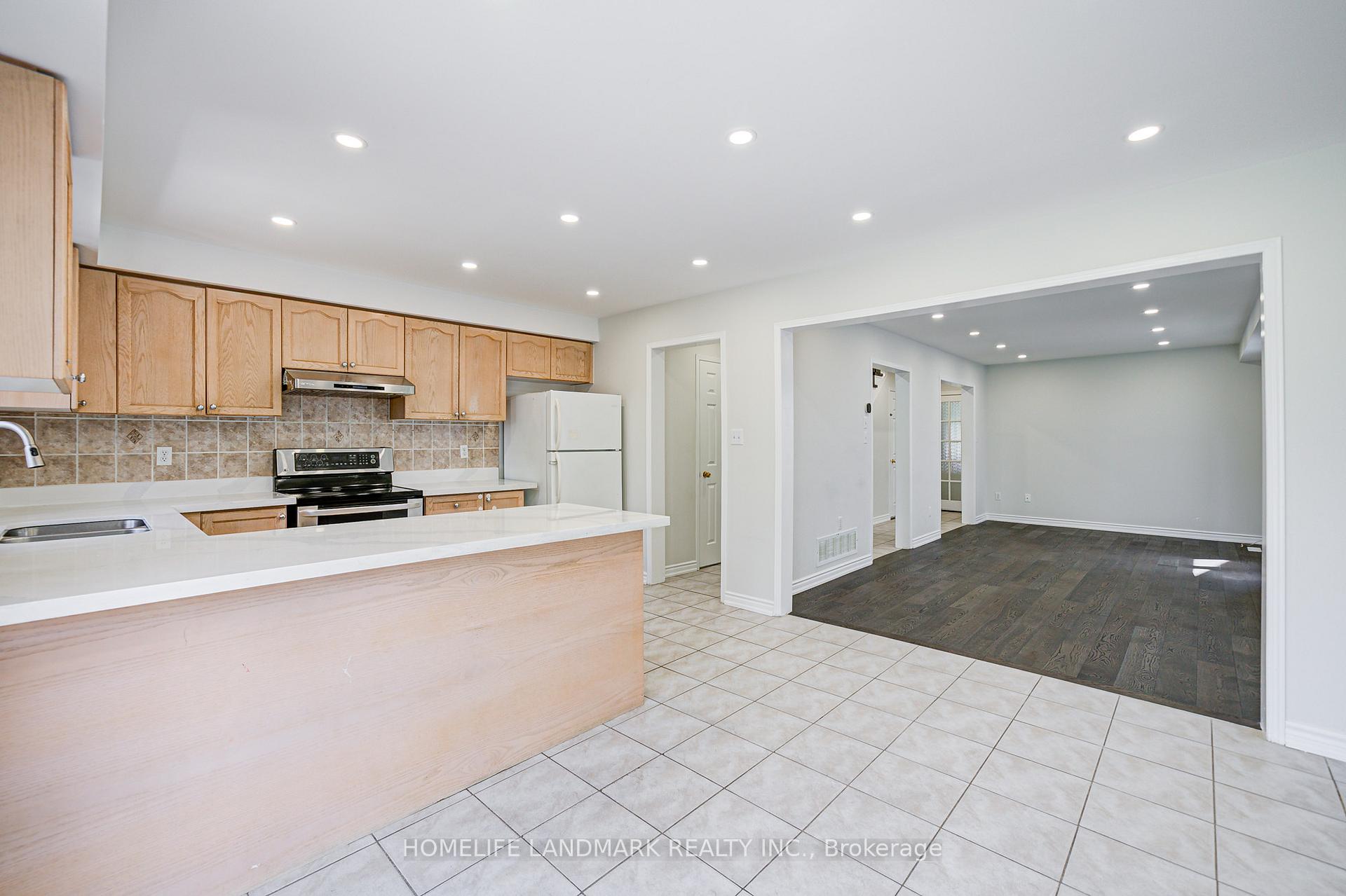 Photo 15 of 72 Billingsley Crescent, Markham, Cedarwood — HOMEH
