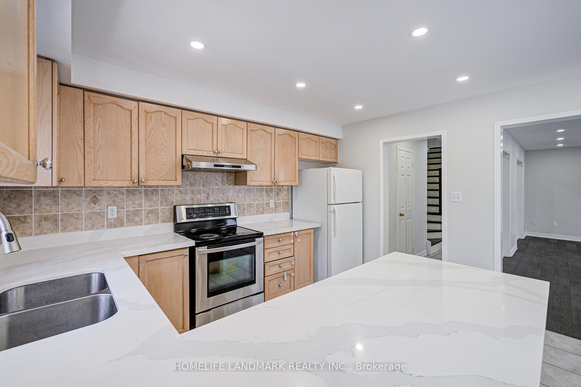 Photo 16 of 72 Billingsley Crescent, Markham, Cedarwood — HOMEH