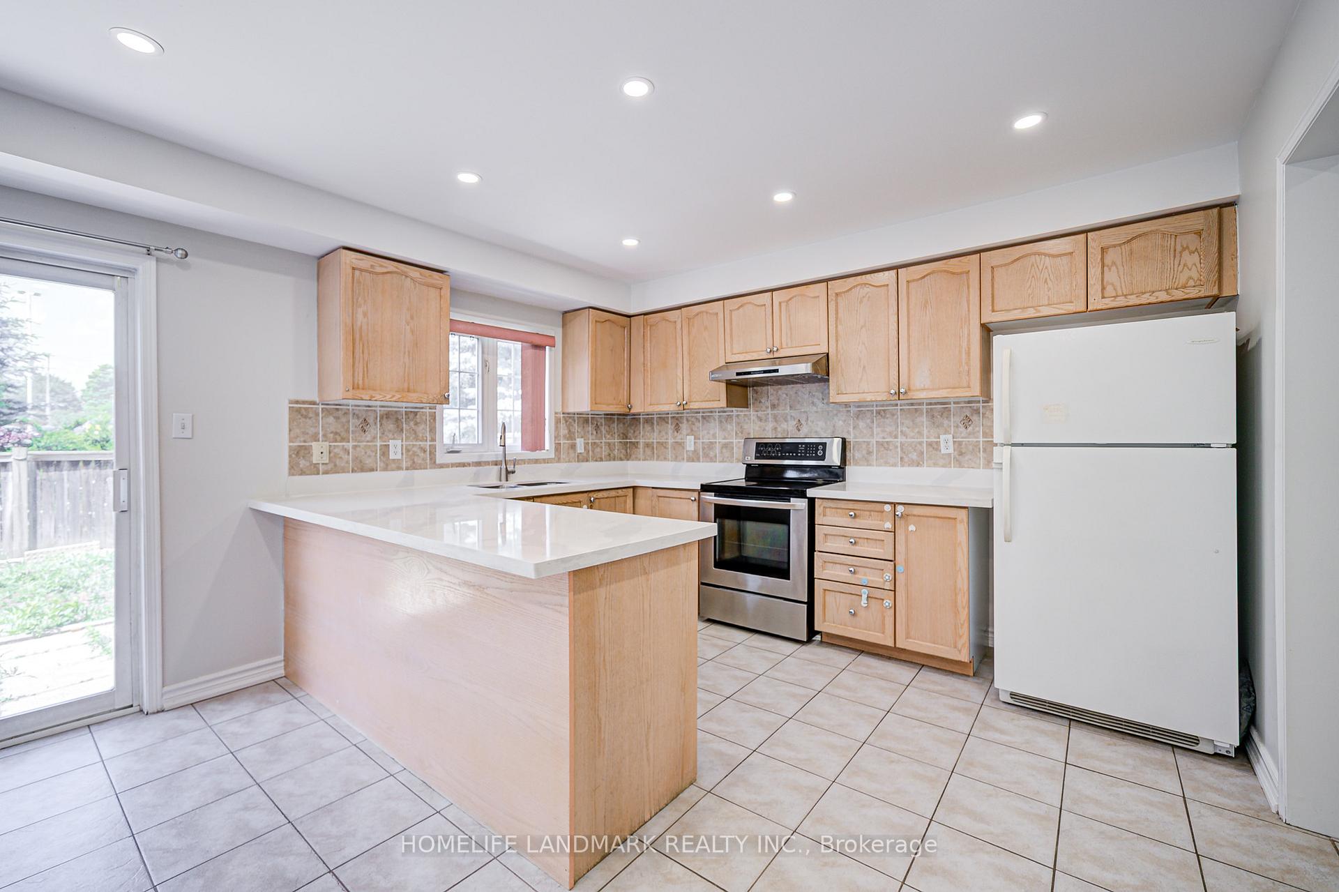 Photo 17 of 72 Billingsley Crescent, Markham, Cedarwood — HOMEH