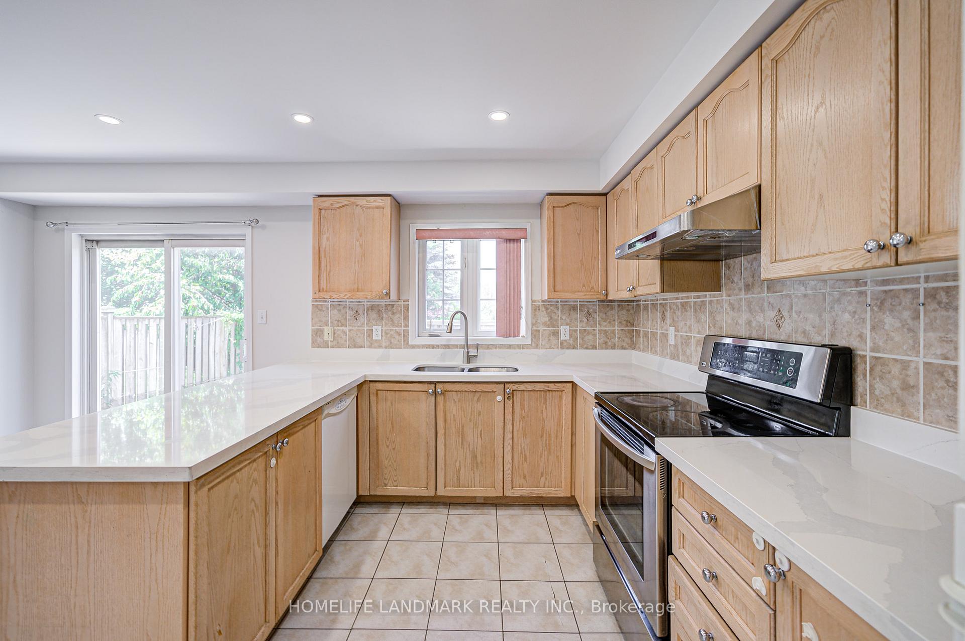 Photo 18 of 72 Billingsley Crescent, Markham, Cedarwood — HOMEH