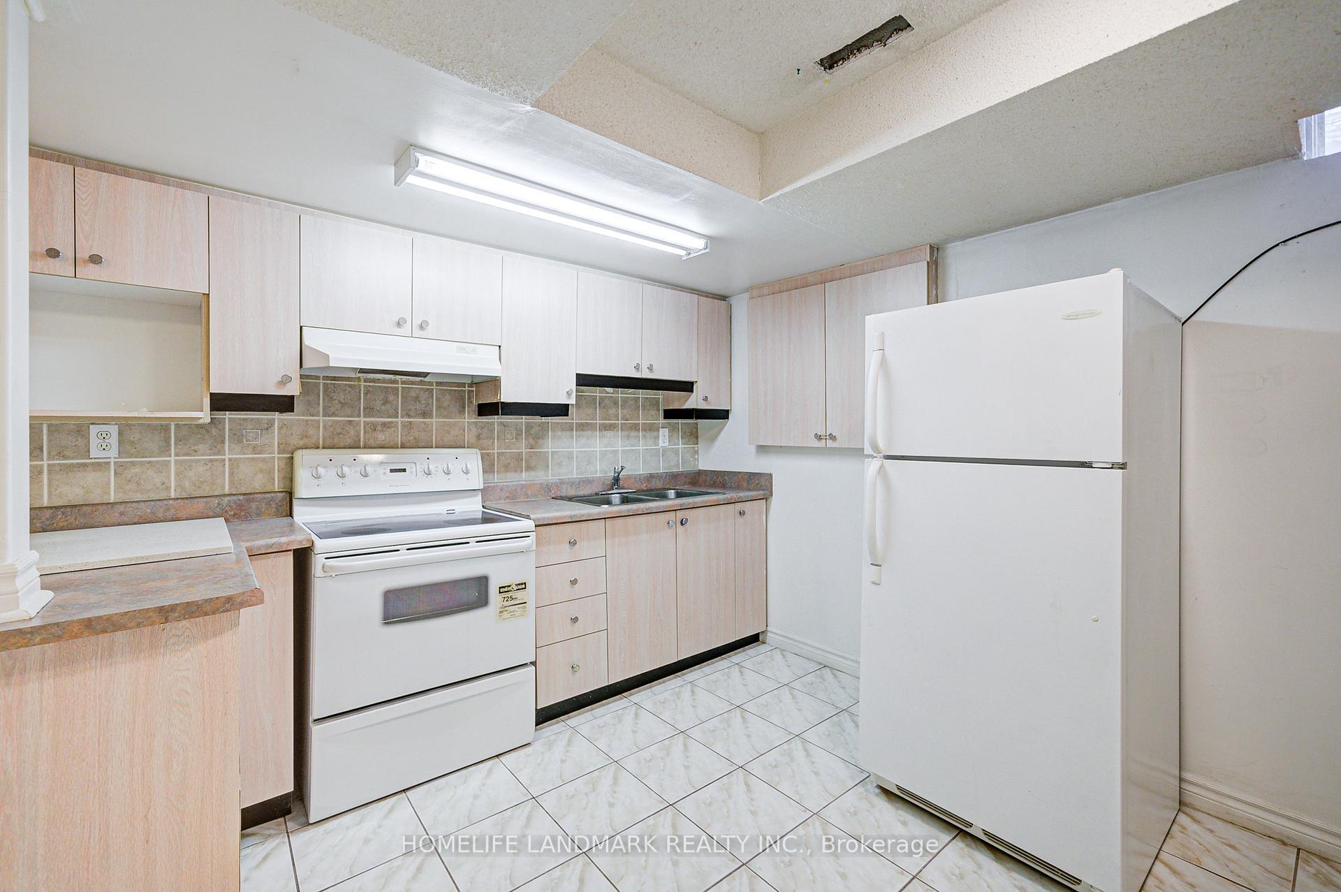 Photo 43 of 72 Billingsley Crescent, Markham, Cedarwood — HOMEH