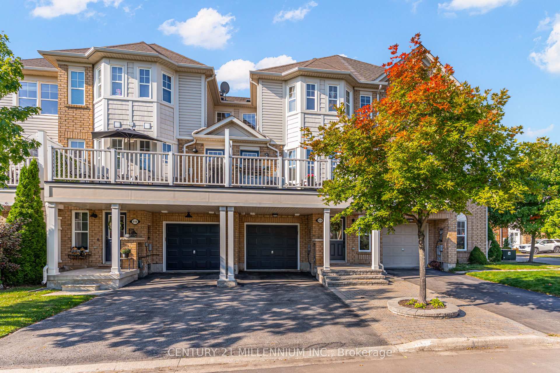 Photo 4 of 914 Ambroise Crescent, Milton, Coates — HOMEH