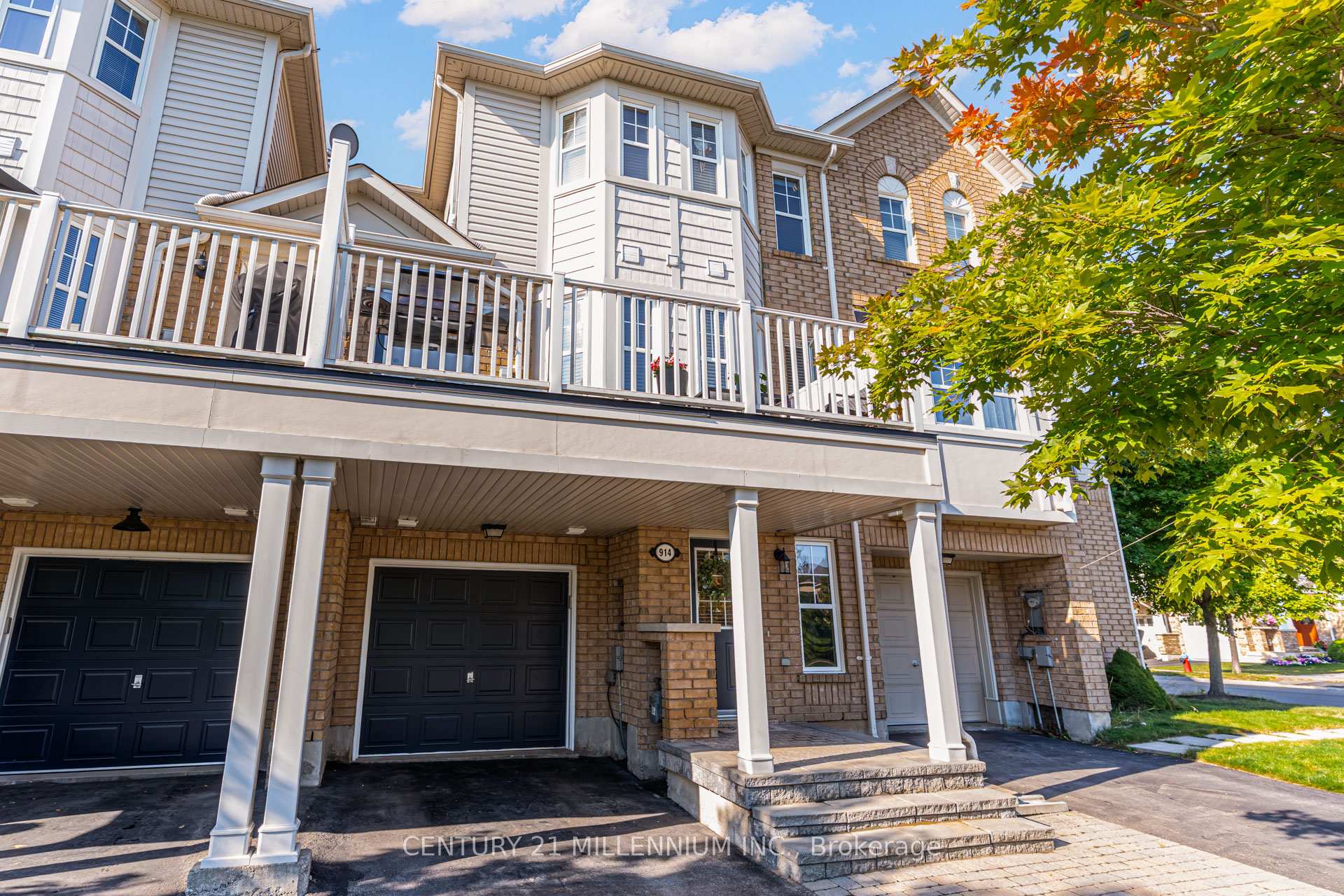 Photo 5 of 914 Ambroise Crescent, Milton, Coates — HOMEH