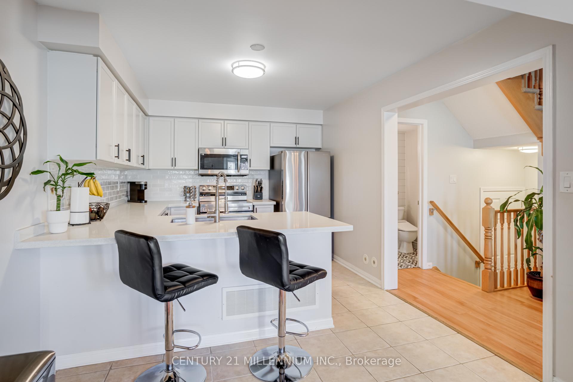 Photo 10 of 914 Ambroise Crescent, Milton, Coates — HOMEH