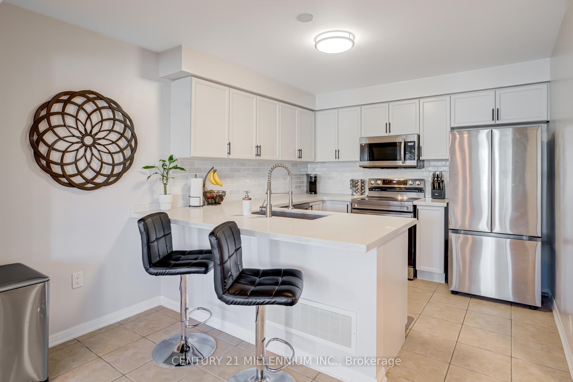 Photo 11 of 914 Ambroise Crescent, Milton, Coates — HOMEH