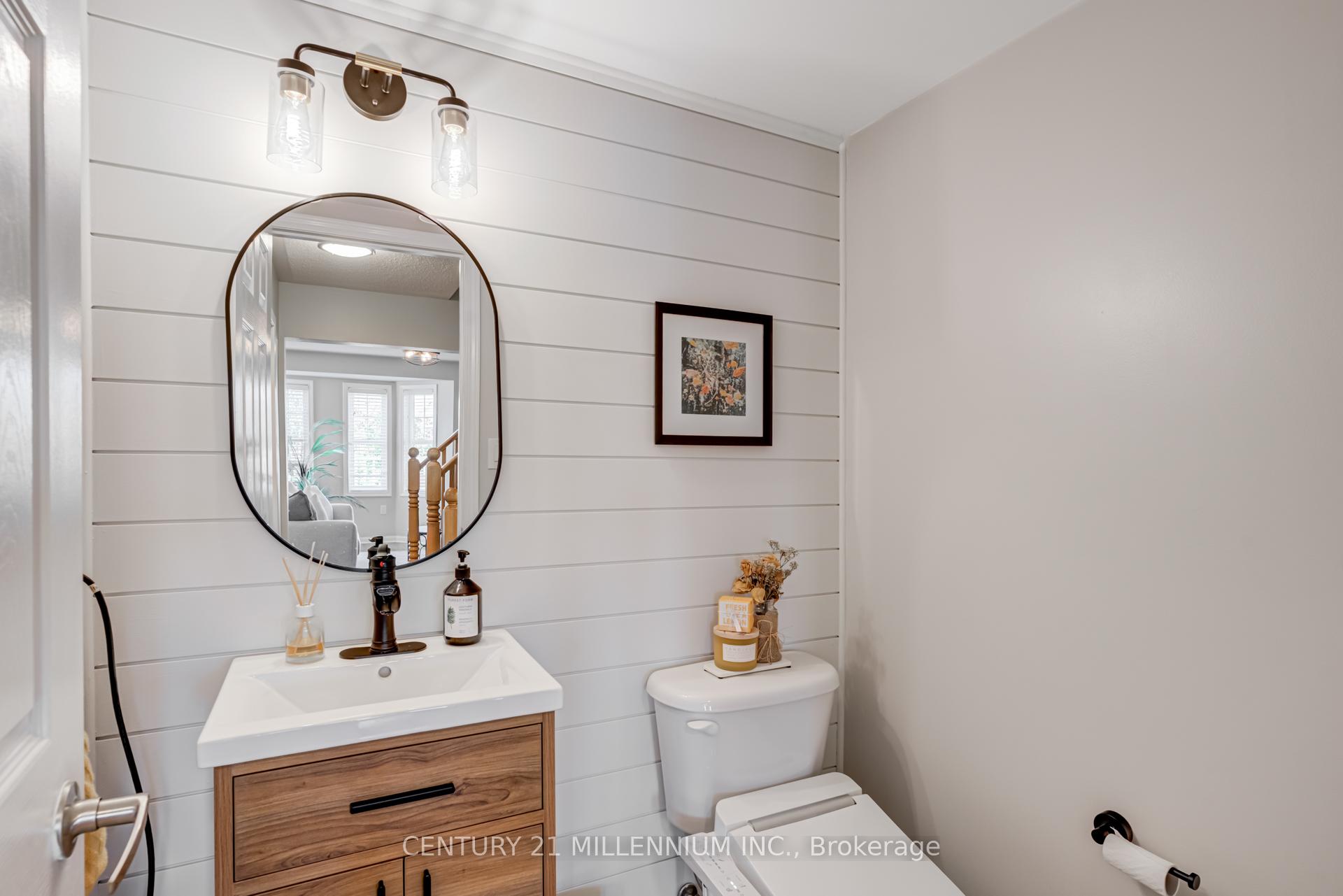 Photo 15 of 914 Ambroise Crescent, Milton, Coates — HOMEH