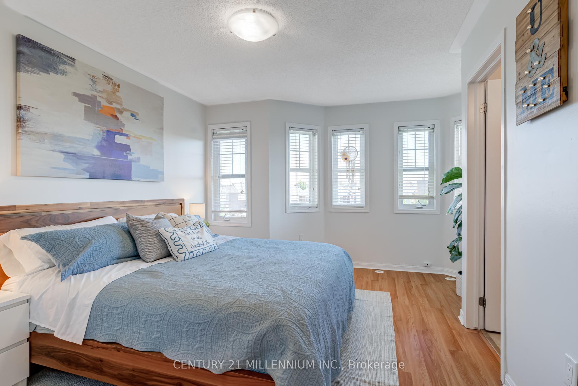 Photo 22 of 914 Ambroise Crescent, Milton, Coates — HOMEH