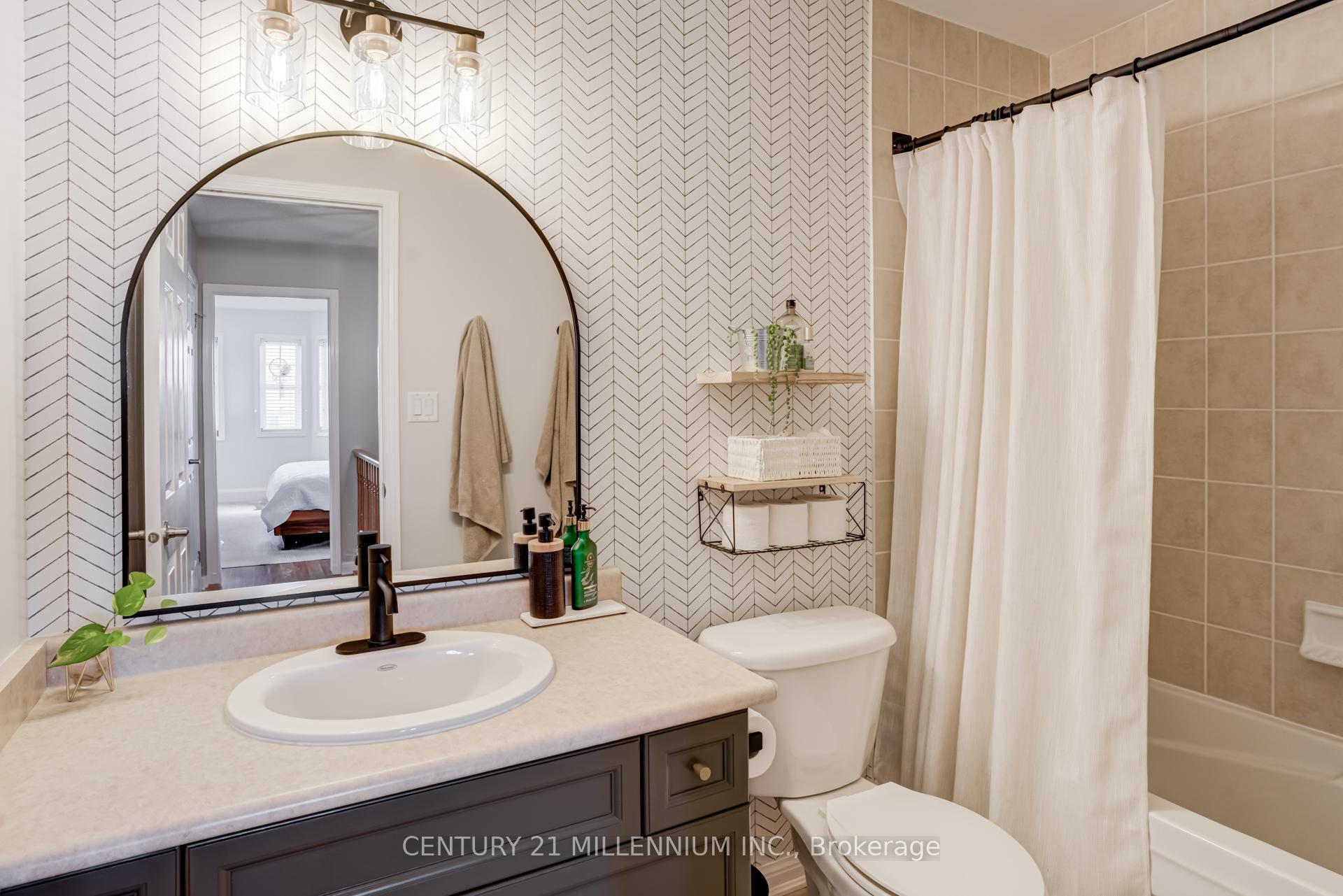 Photo 31 of 914 Ambroise Crescent, Milton, Coates — HOMEH