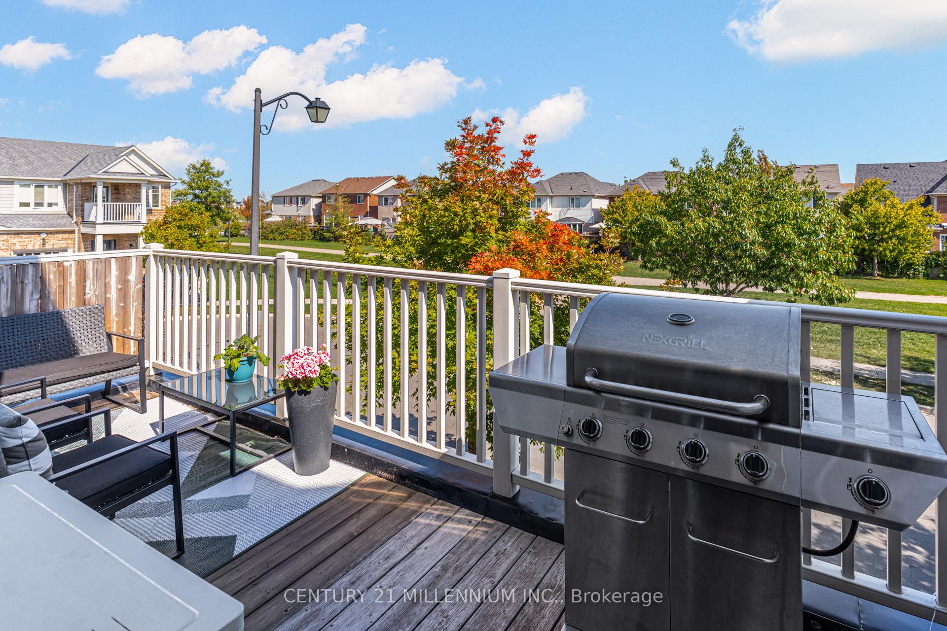 Photo 32 of 914 Ambroise Crescent, Milton, Coates — HOMEH
