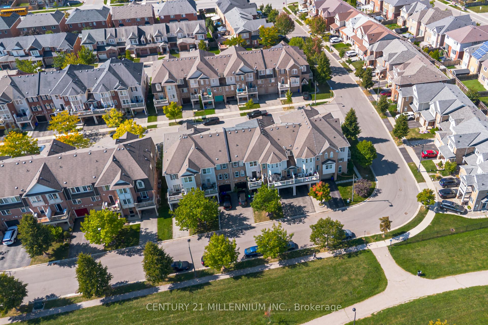Photo 40 of 914 Ambroise Crescent, Milton, Coates — HOMEH