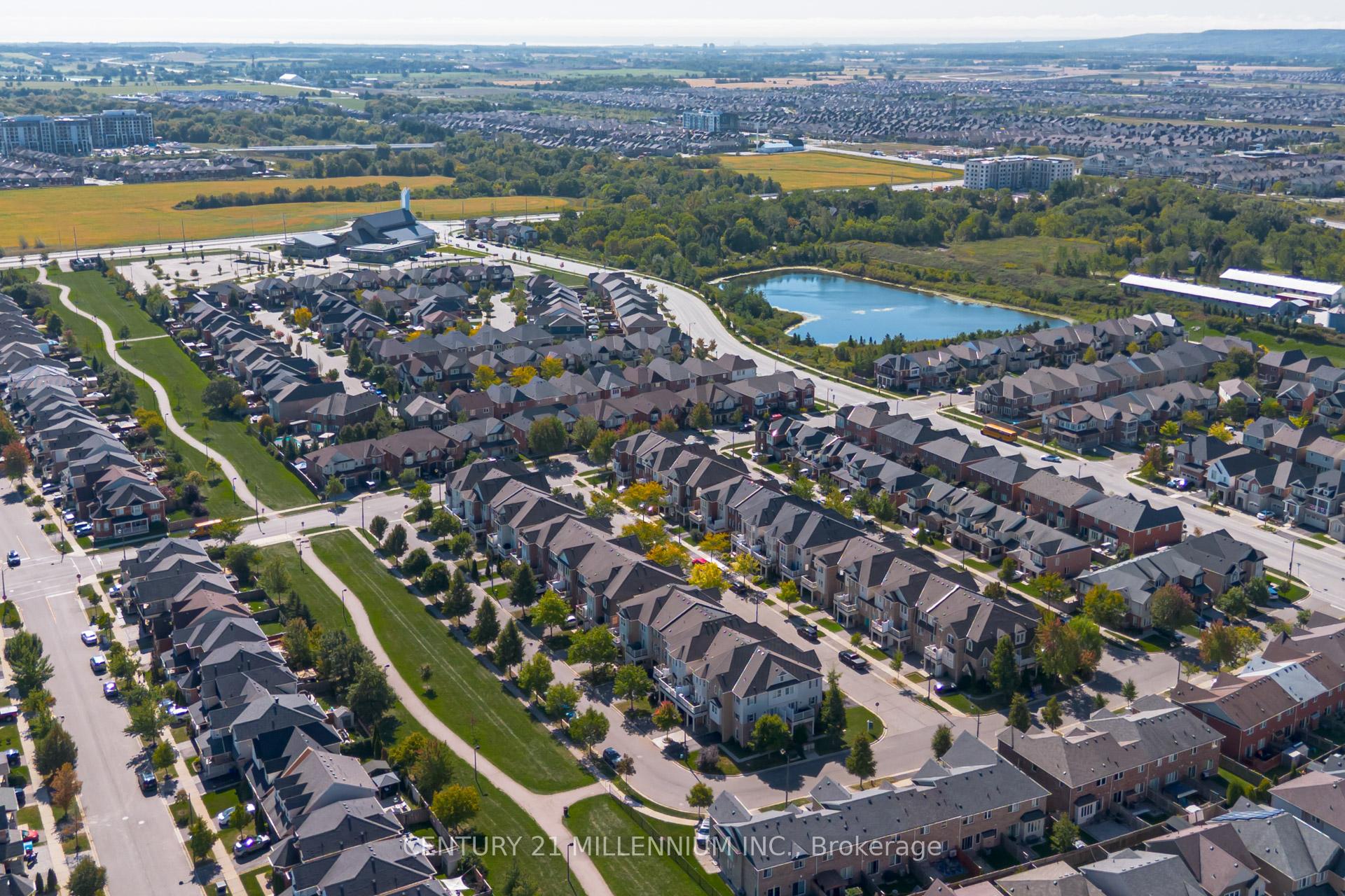 Photo 42 of 914 Ambroise Crescent, Milton, Coates — HOMEH