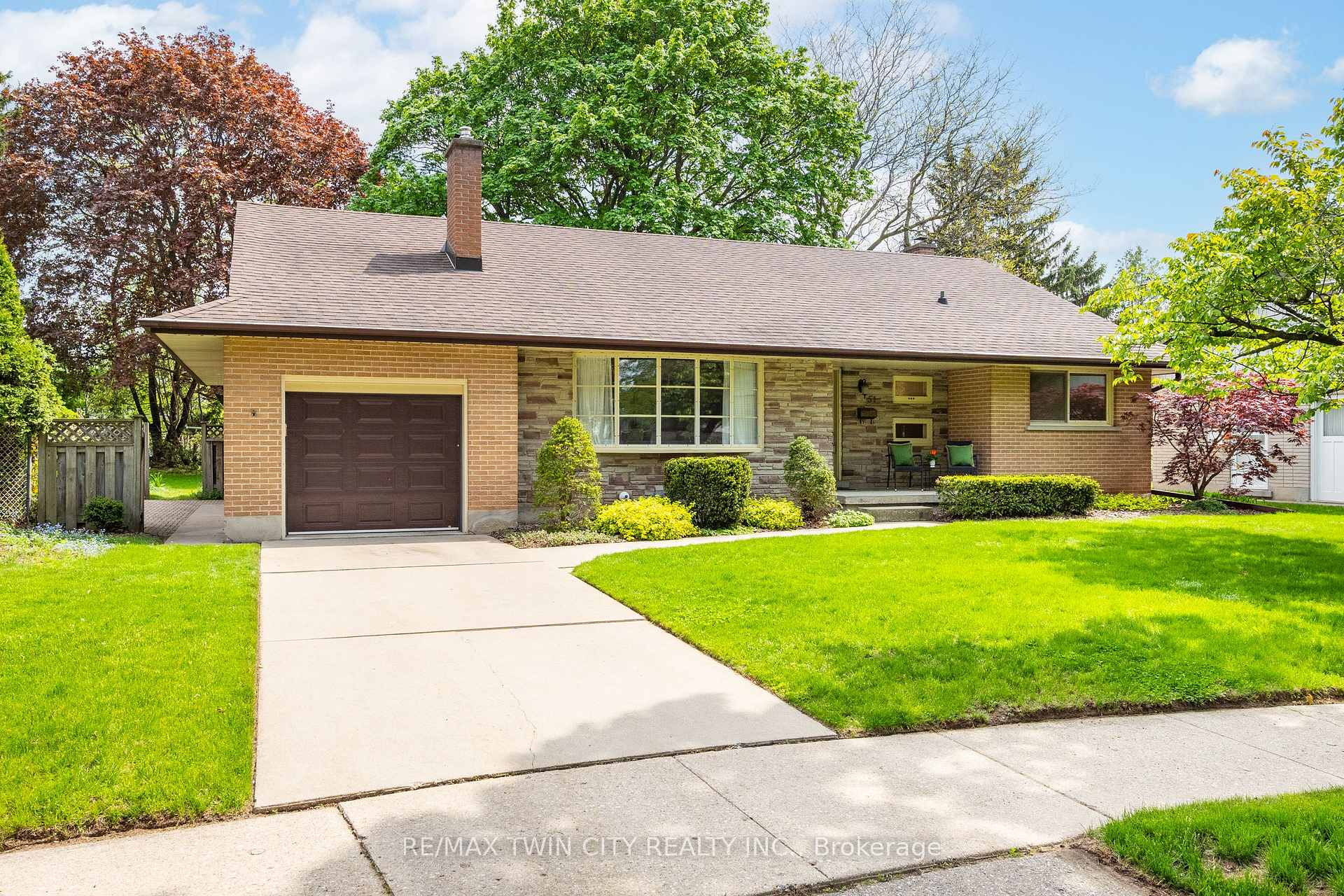 Photo 1 of 51 Askin Place, Kitchener — HOMEH