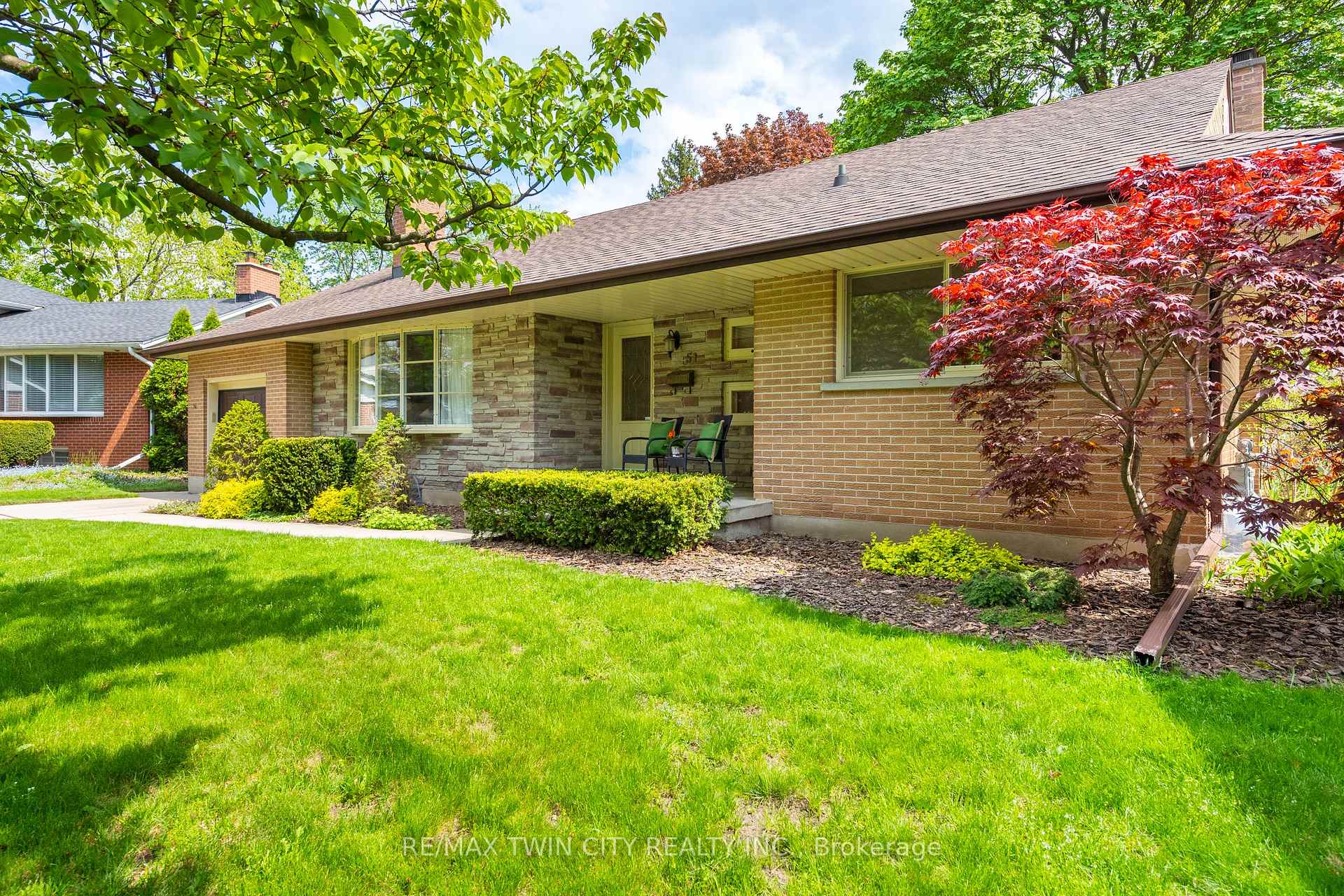 Photo 4 of 51 Askin Place, Kitchener — HOMEH