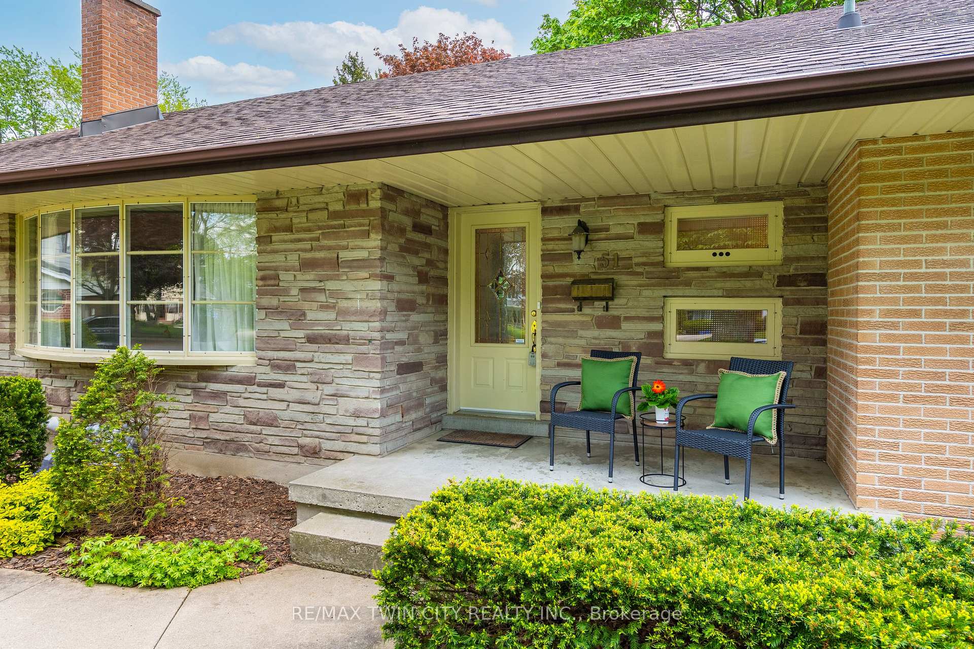 Photo 5 of 51 Askin Place, Kitchener — HOMEH