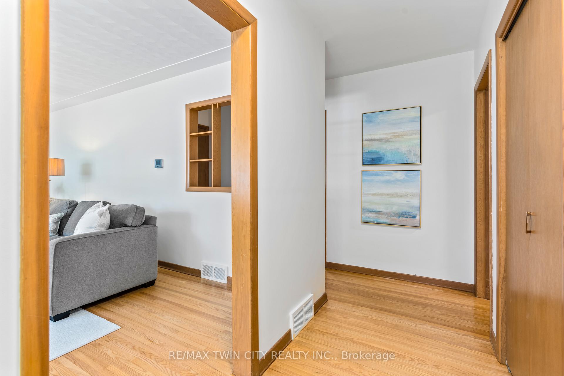 Photo 7 of 51 Askin Place, Kitchener — HOMEH