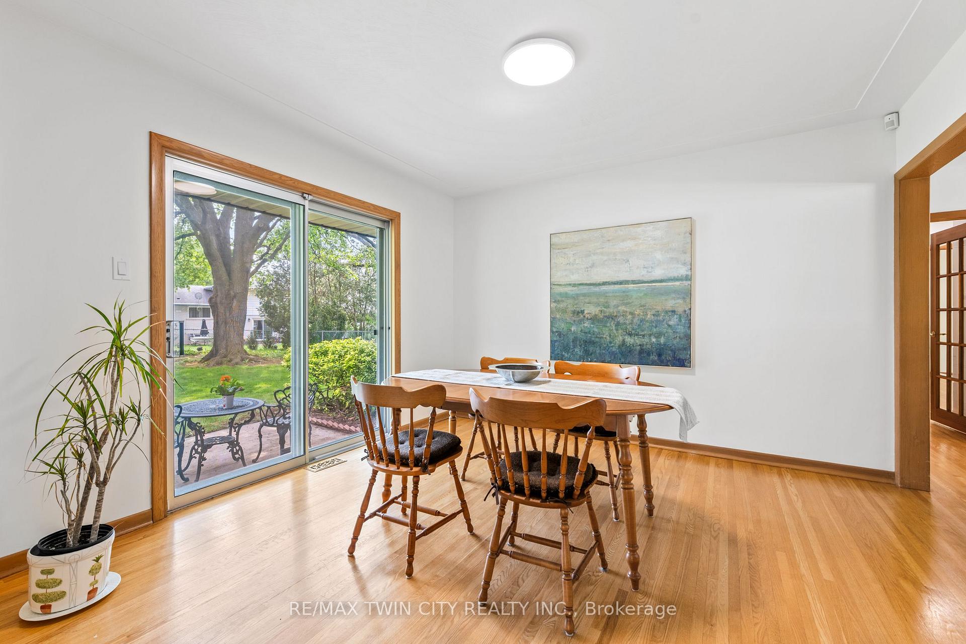 Photo 15 of 51 Askin Place, Kitchener — HOMEH
