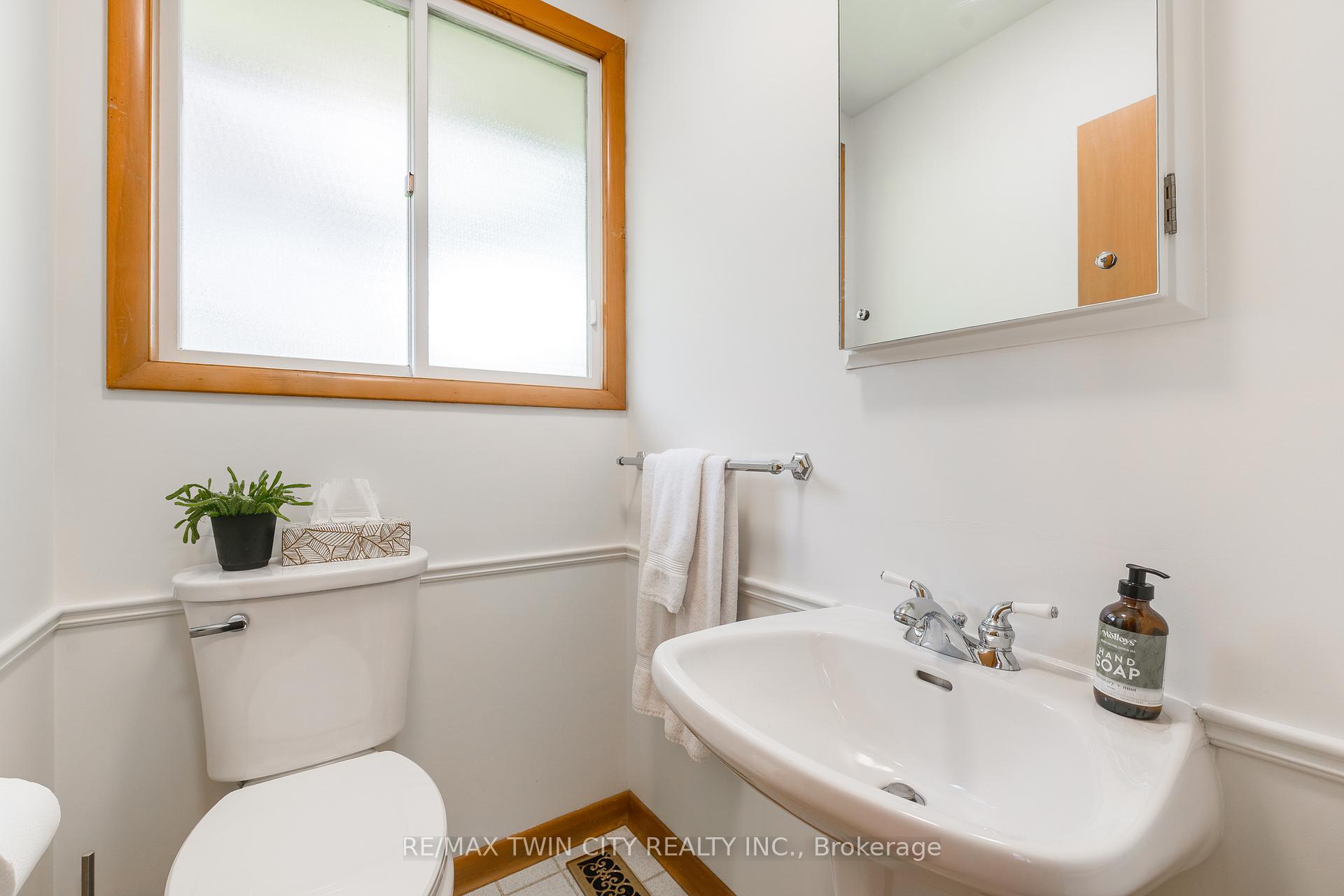 Photo 21 of 51 Askin Place, Kitchener — HOMEH