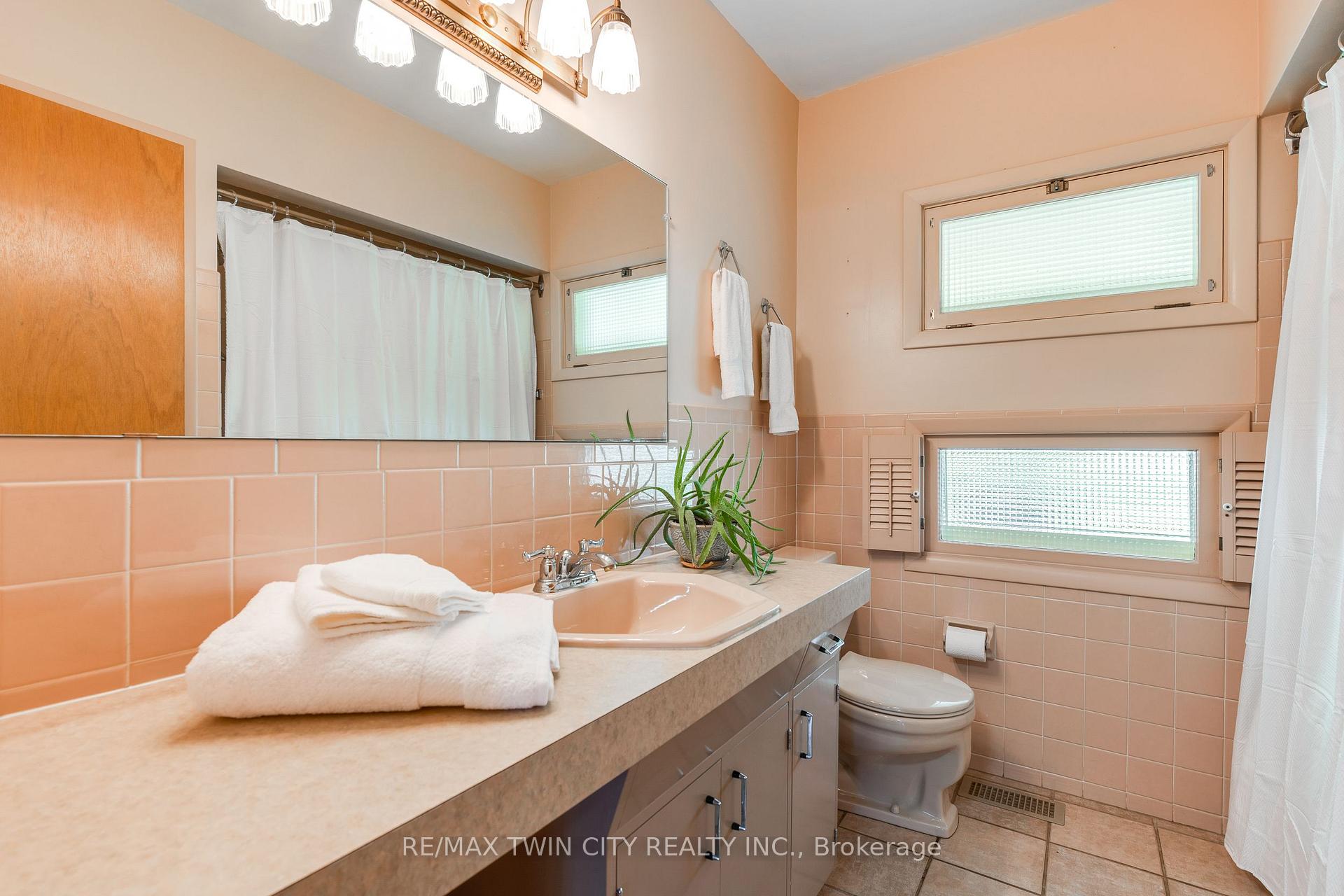 Photo 26 of 51 Askin Place, Kitchener — HOMEH