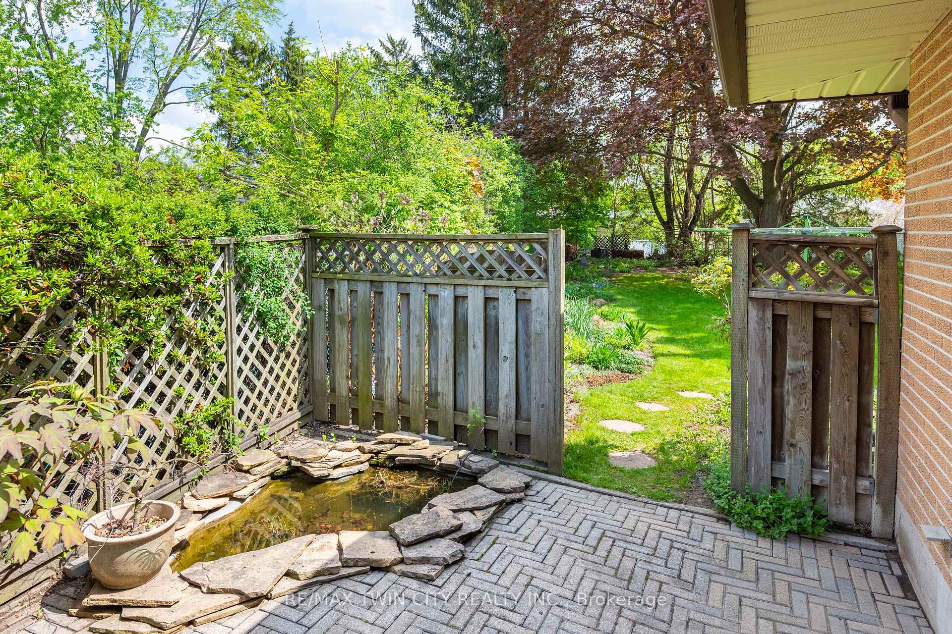 Photo 35 of 51 Askin Place, Kitchener — HOMEH