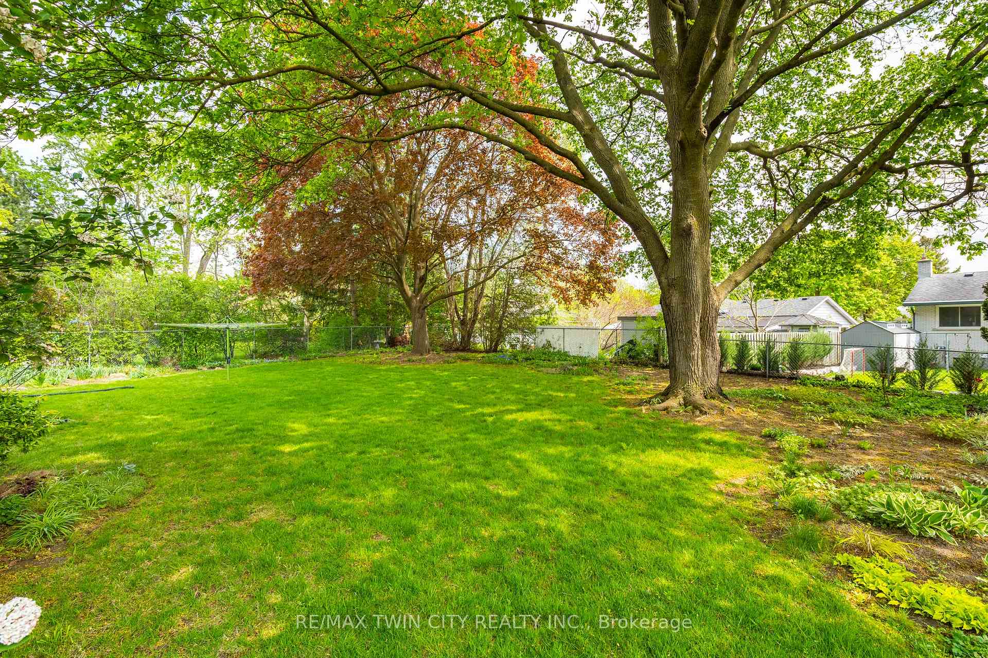Photo 40 of 51 Askin Place, Kitchener — HOMEH