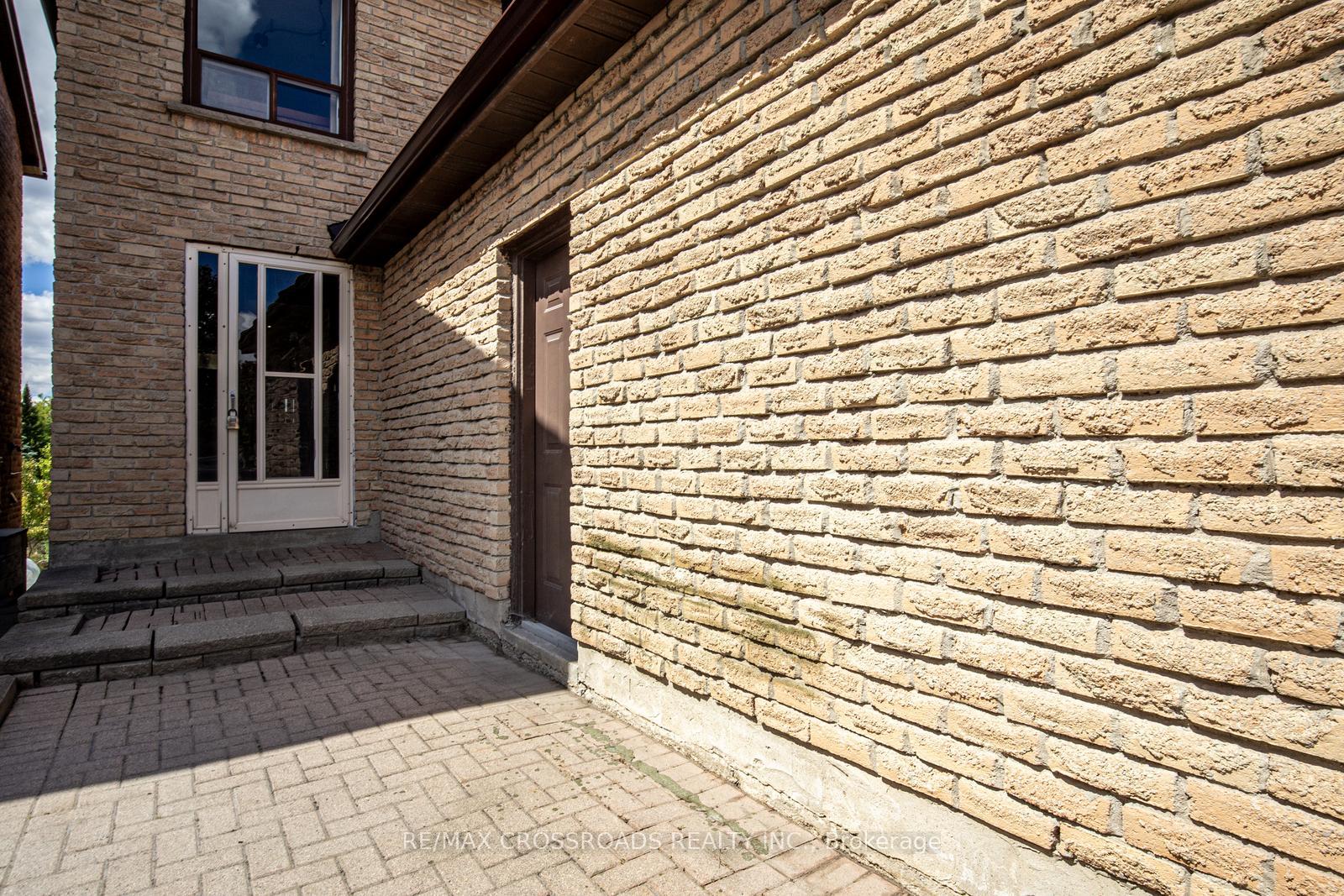 Photo 2 of 113 Bedale Crescent, Markham, Milliken Mills West — HOMEH