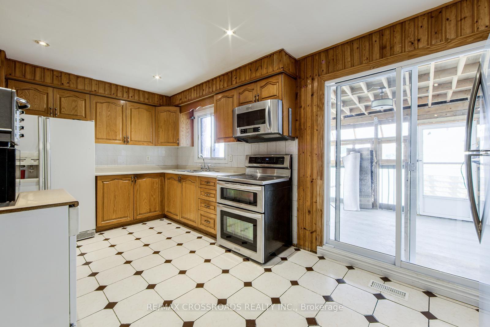 Photo 9 of 113 Bedale Crescent, Markham, Milliken Mills West — HOMEH