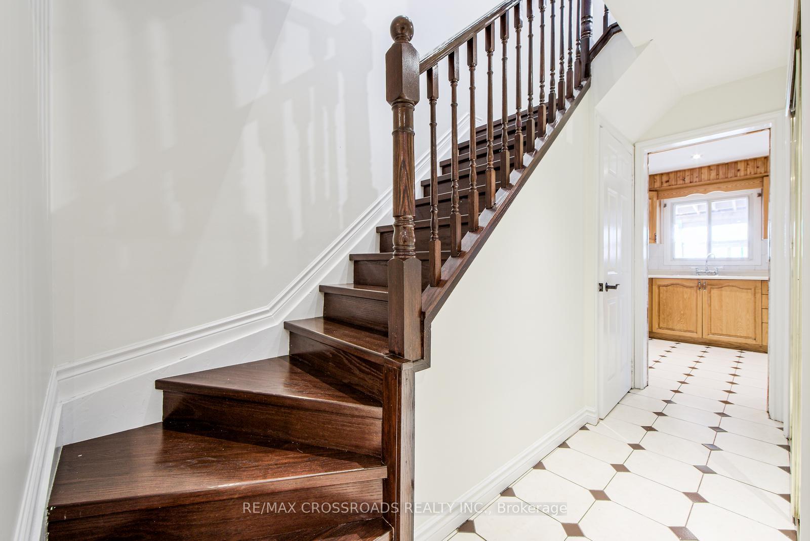 Photo 13 of 113 Bedale Crescent, Markham, Milliken Mills West — HOMEH