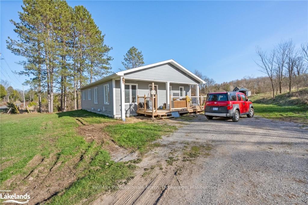 Front of 2513 Davis Lake Road