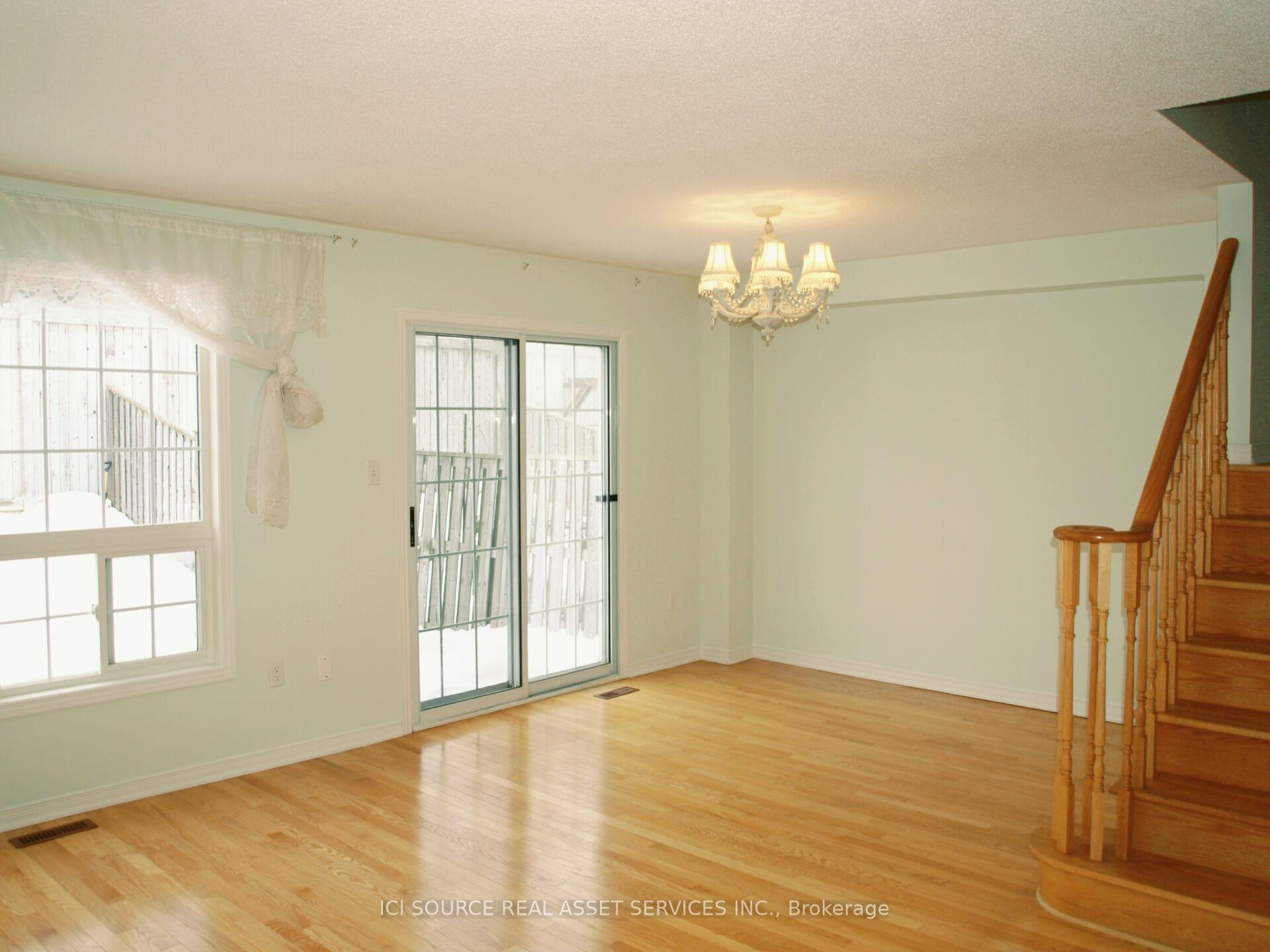 Photo 4 of 217 Hammersly Boulevard, Markham, Wismer — HOMEH