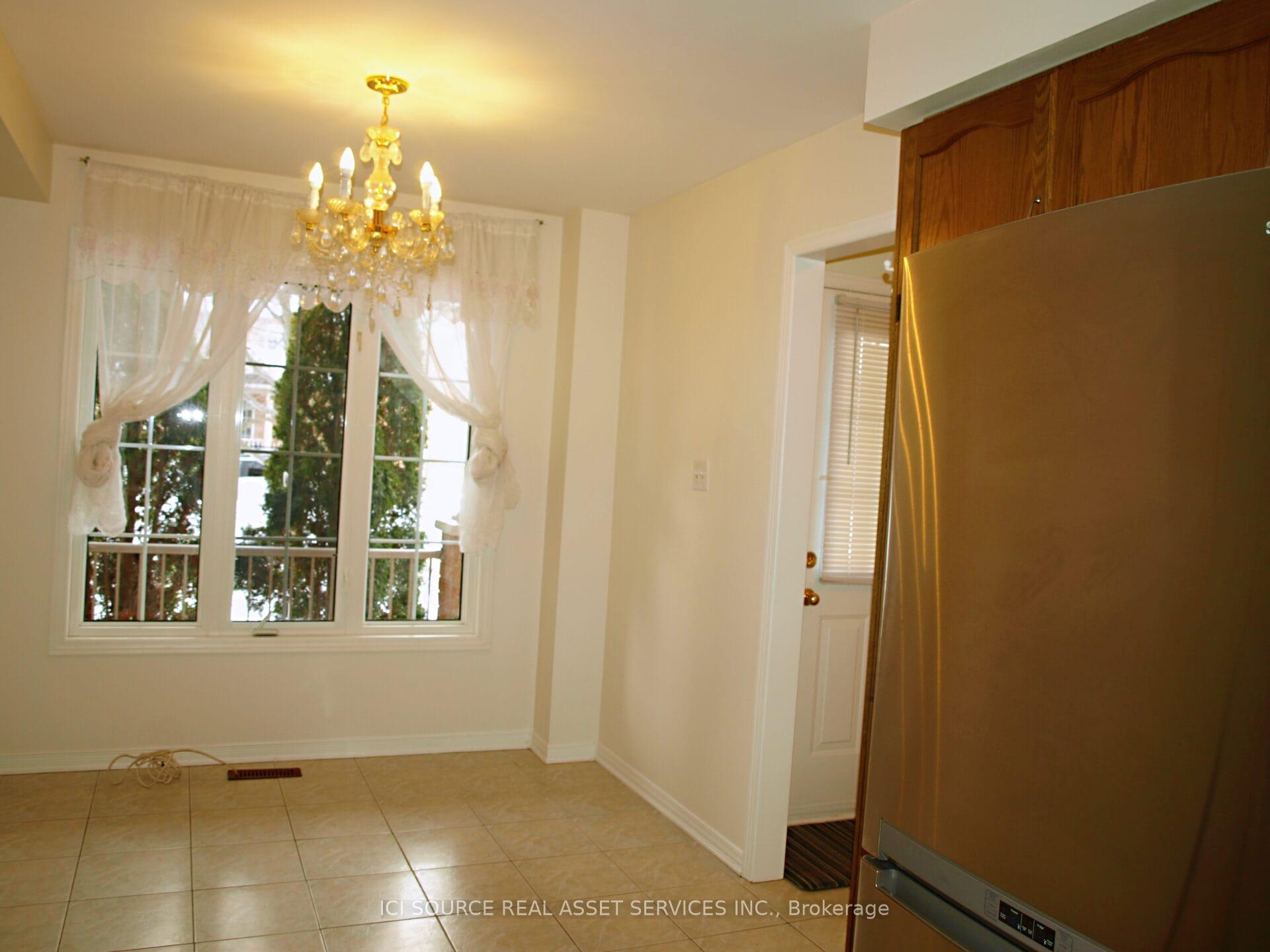 Photo 5 of 217 Hammersly Boulevard, Markham, Wismer — HOMEH