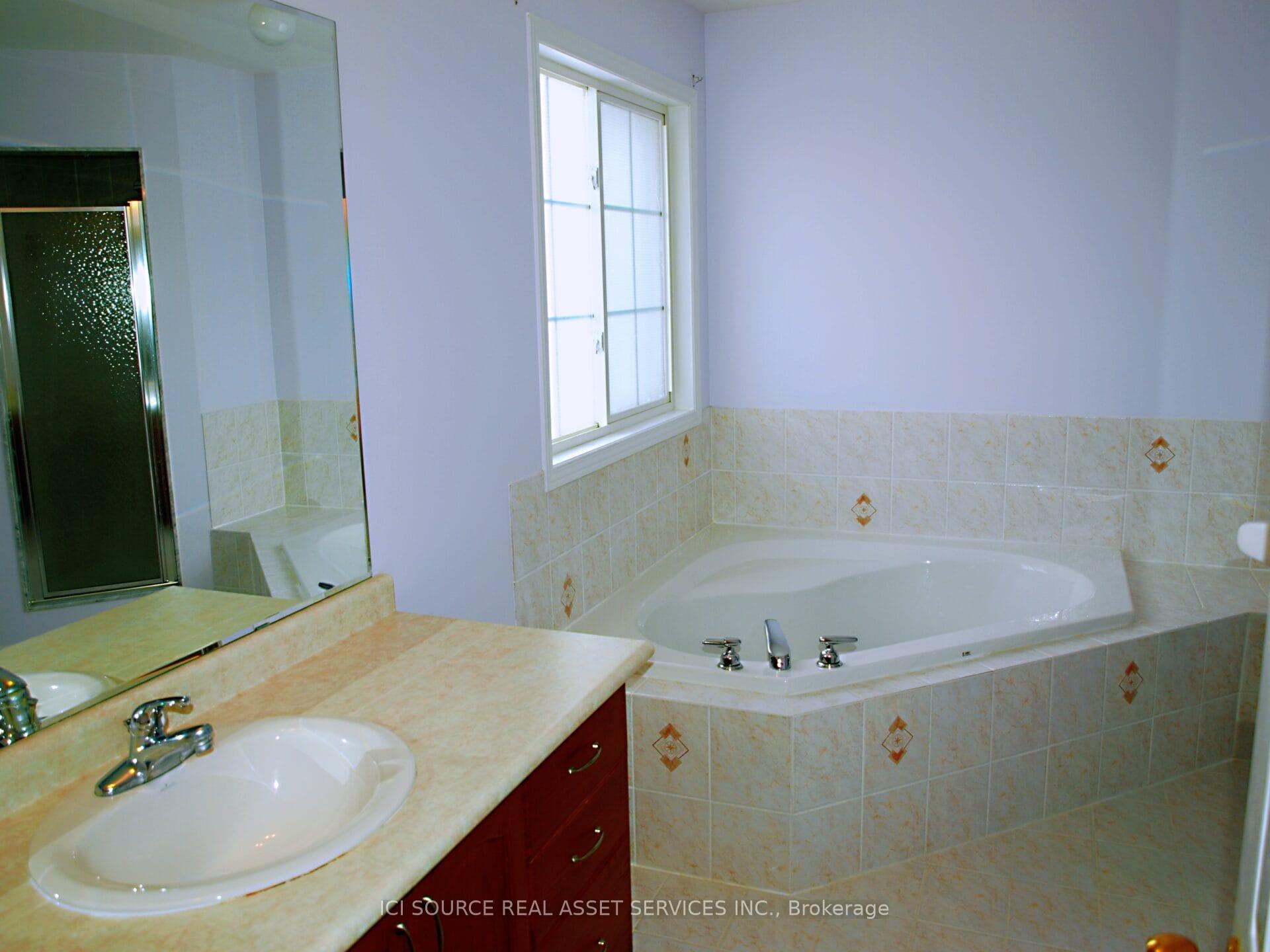 Photo 10 of 217 Hammersly Boulevard, Markham, Wismer — HOMEH