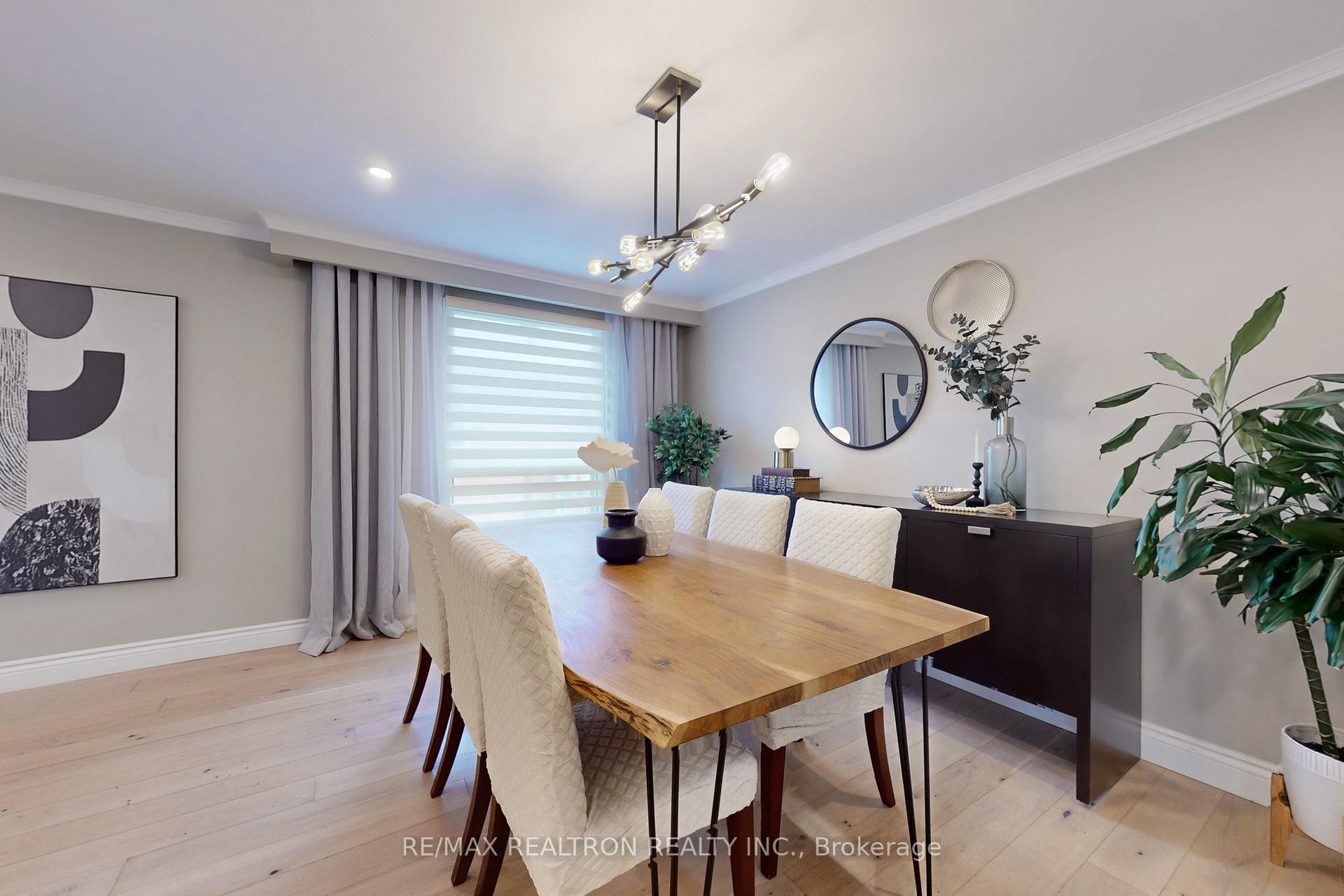 Photo 8 of 6 Coral Harbour Crescent, Markham, Bayview Fairway-Bayview Country Club Estates — HOMEH