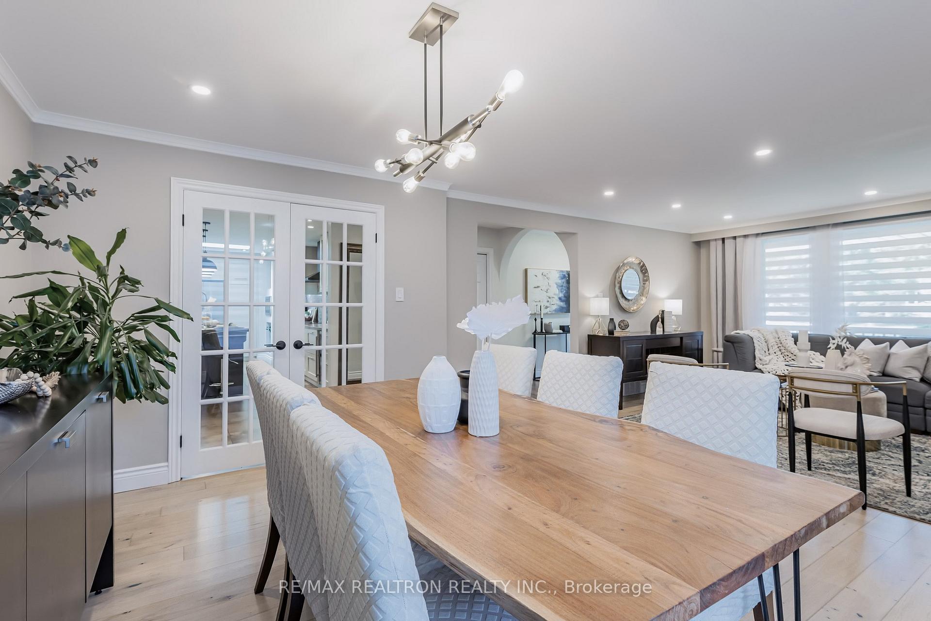 Photo 9 of 6 Coral Harbour Crescent, Markham, Bayview Fairway-Bayview Country Club Estates — HOMEH