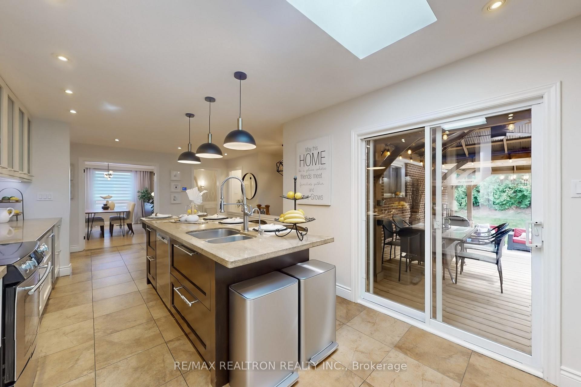 Photo 14 of 6 Coral Harbour Crescent, Markham, Bayview Fairway-Bayview Country Club Estates — HOMEH