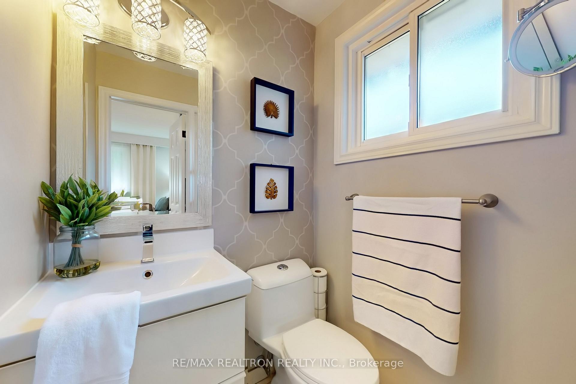 Photo 18 of 6 Coral Harbour Crescent, Markham, Bayview Fairway-Bayview Country Club Estates — HOMEH
