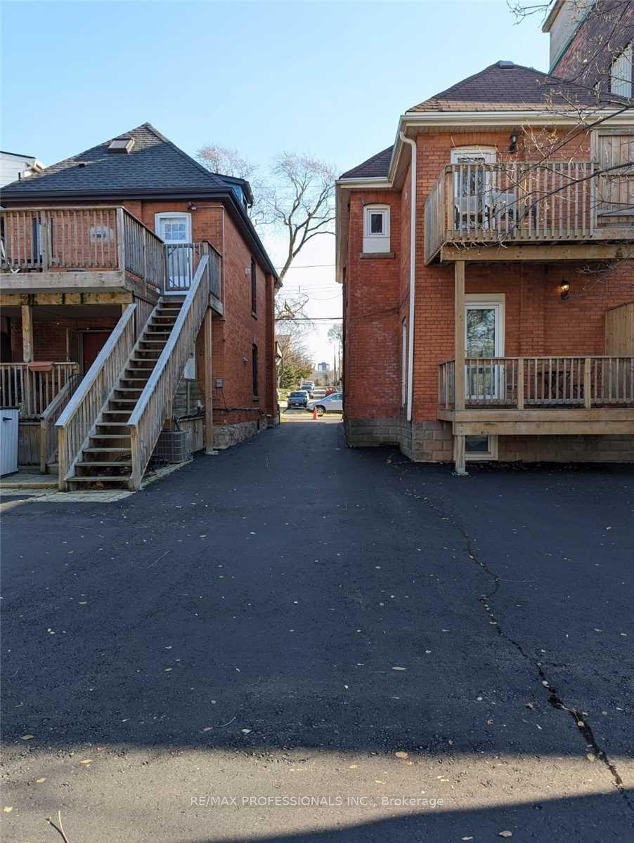 Photo 13 of Unit UPPER, 31 Dundurn Street N, Hamilton, Strathcona — HOMEH