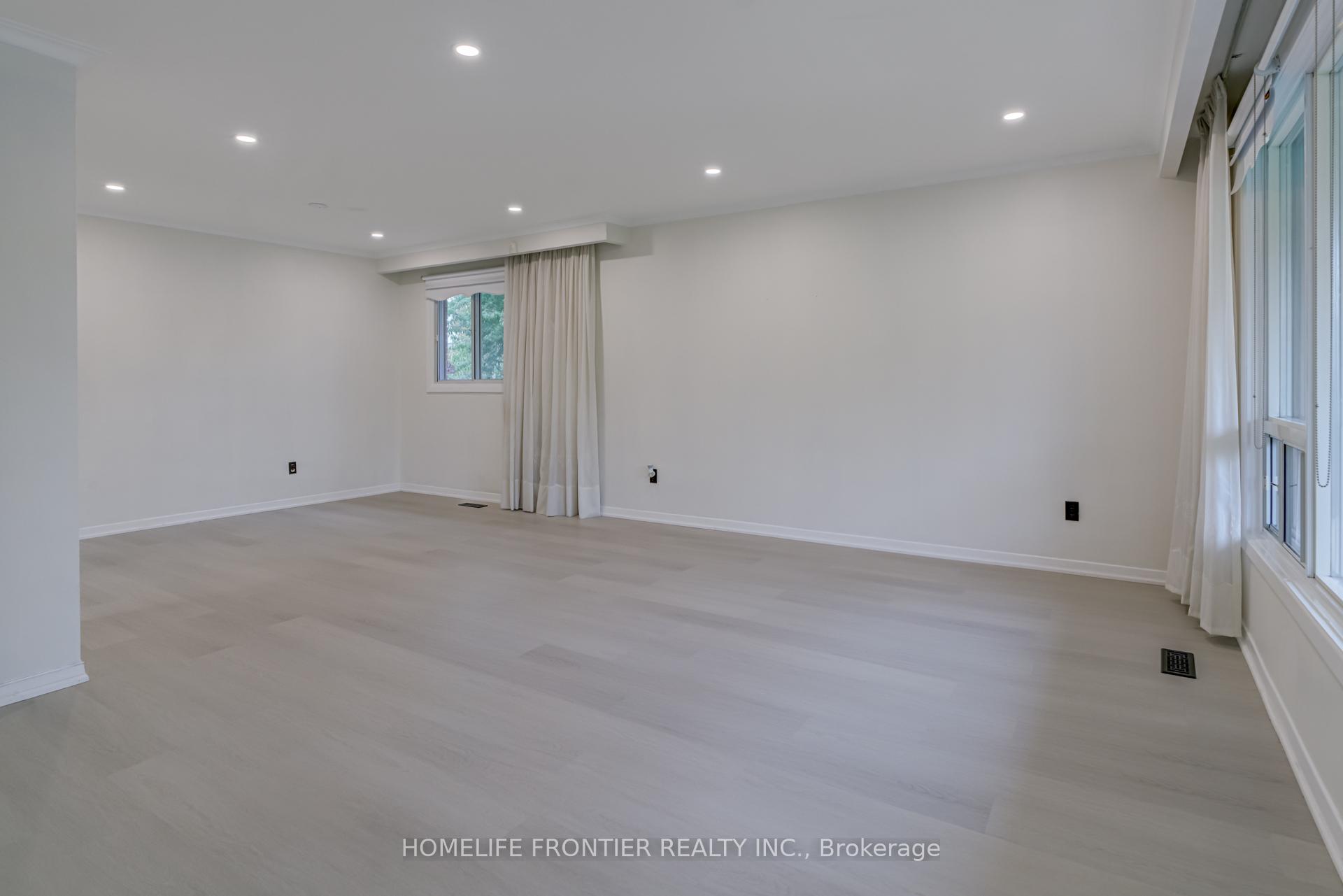Photo 7 of Unit Upper, 62 Clark Avenue, Markham, Thornhill — HOMEH