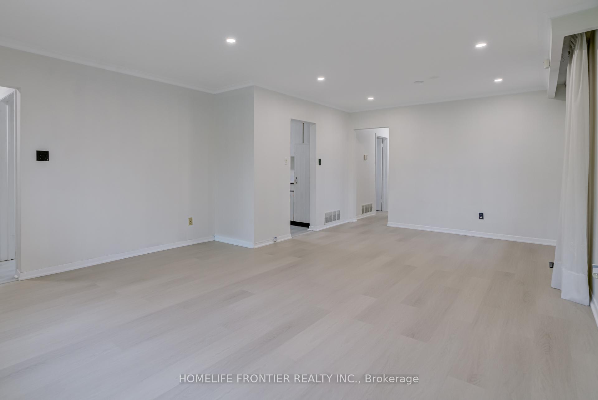 Photo 9 of Unit Upper, 62 Clark Avenue, Markham, Thornhill — HOMEH