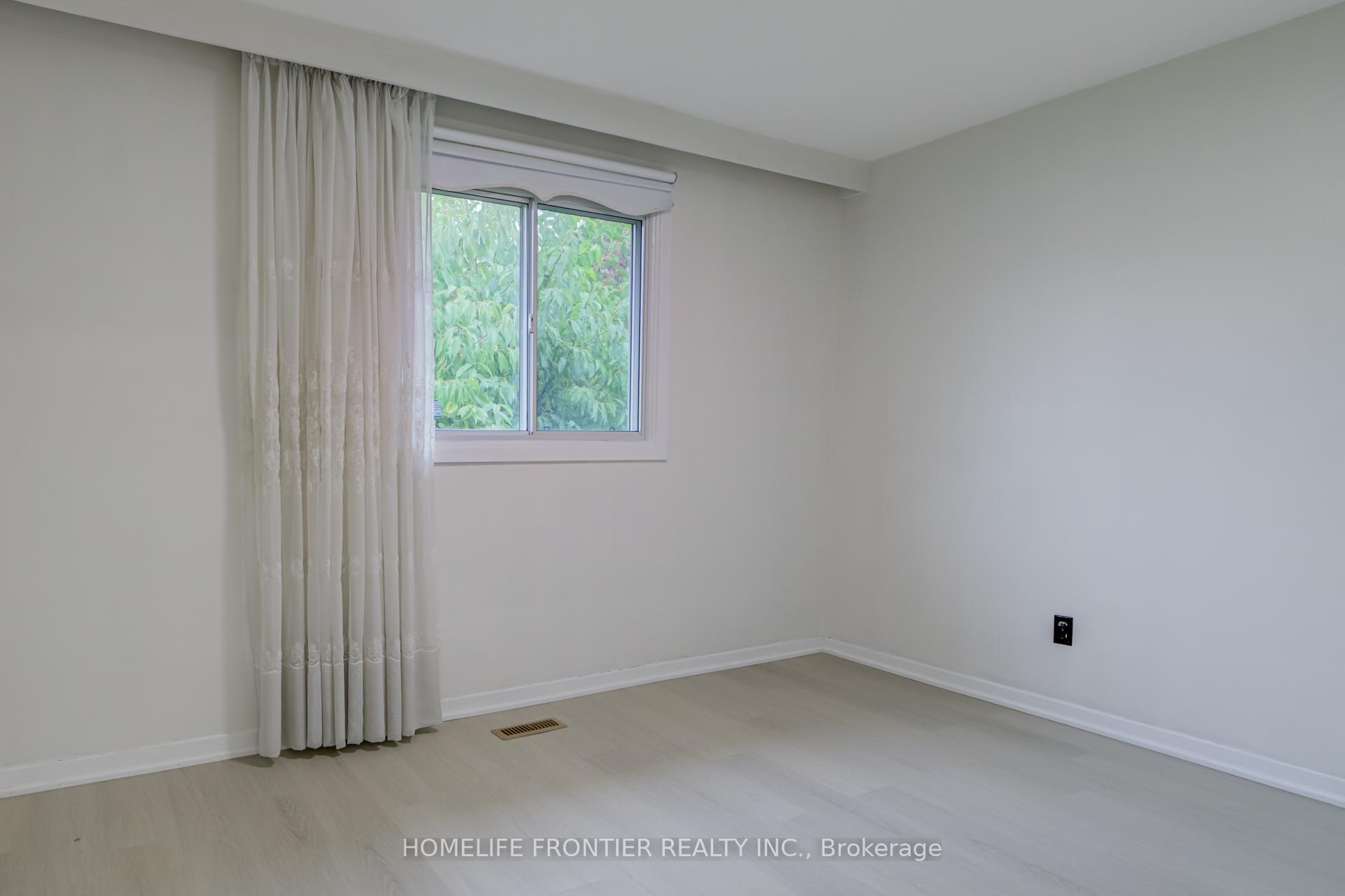 Photo 18 of Unit Upper, 62 Clark Avenue, Markham, Thornhill — HOMEH
