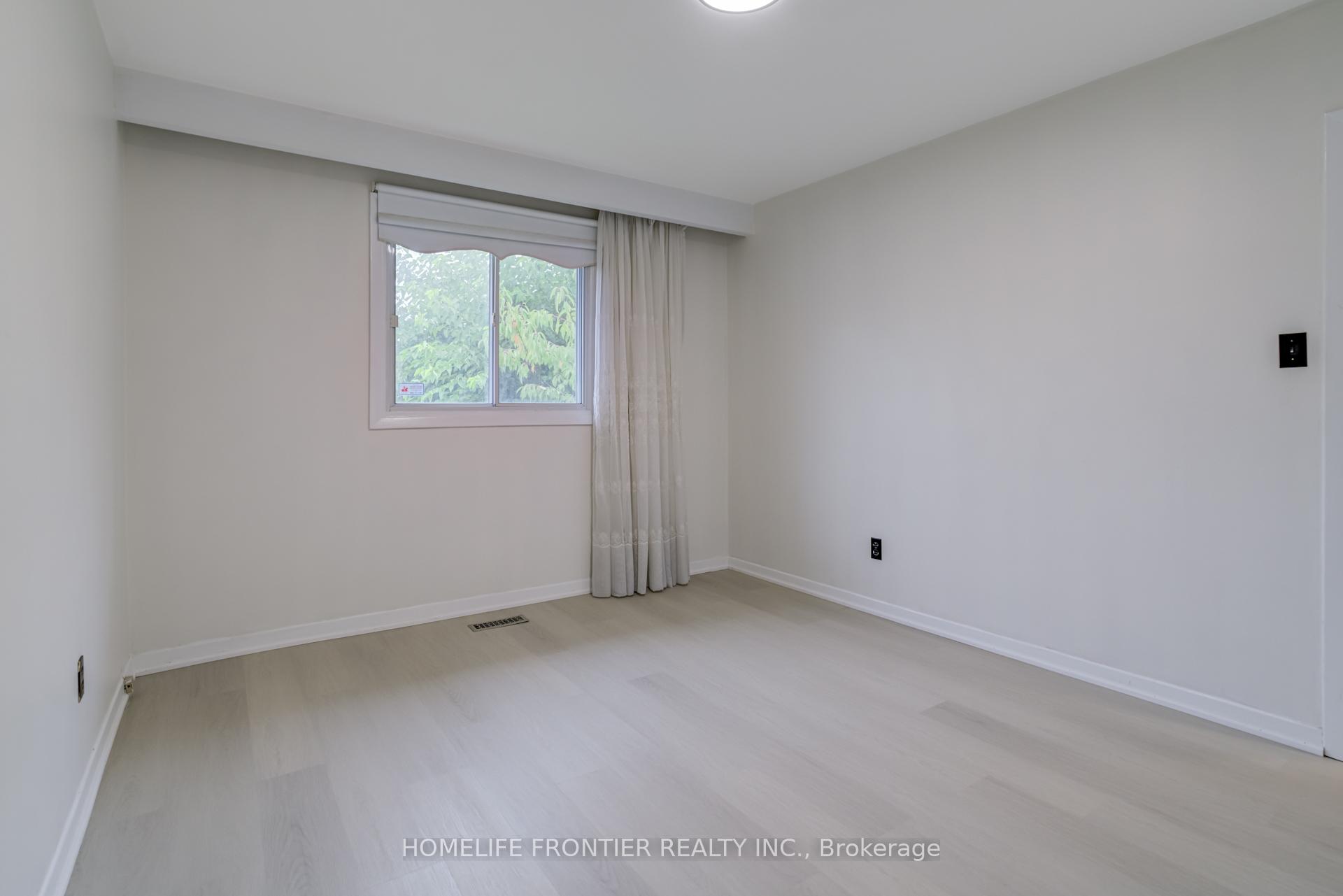 Photo 21 of Unit Upper, 62 Clark Avenue, Markham, Thornhill — HOMEH