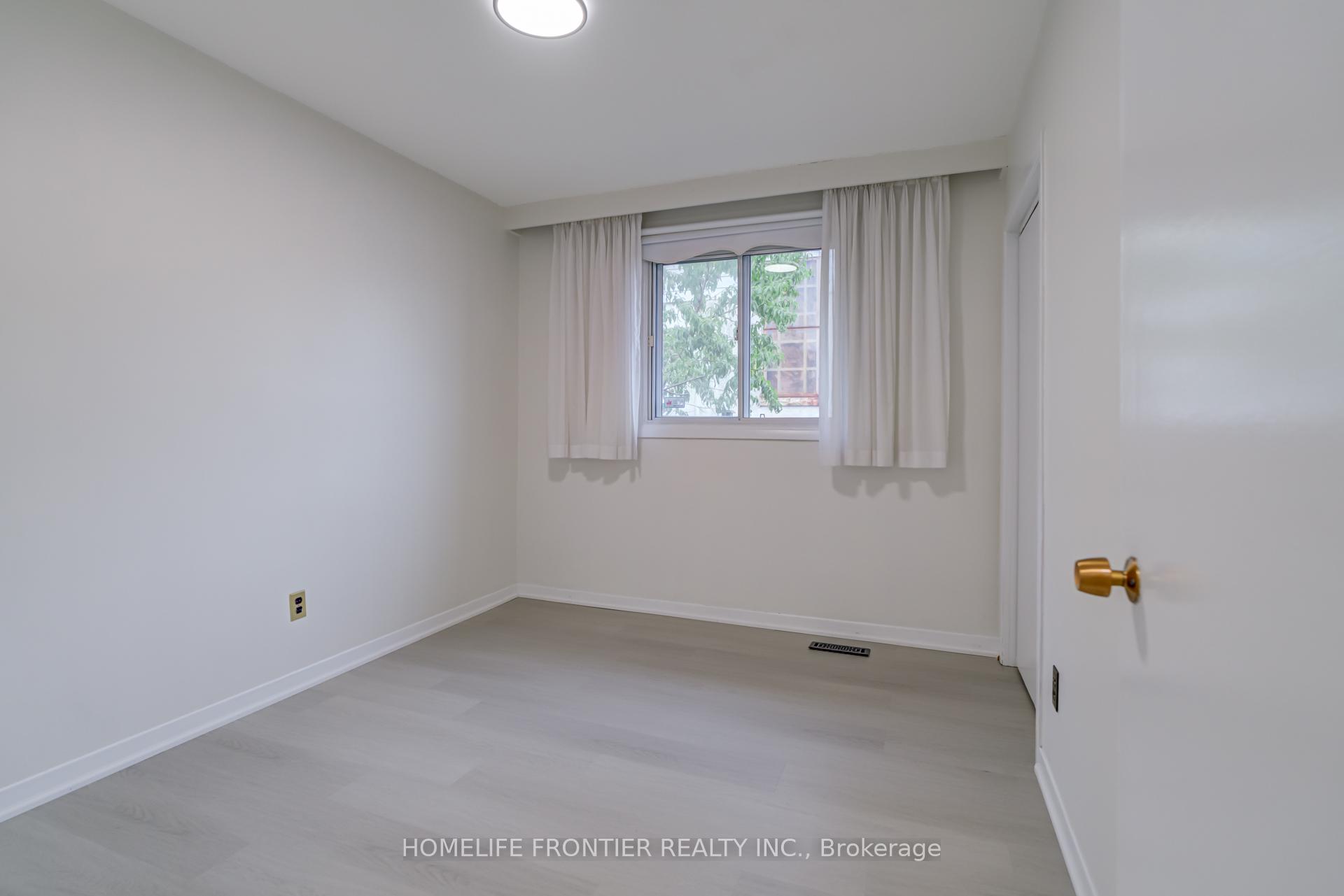 Photo 22 of Unit Upper, 62 Clark Avenue, Markham, Thornhill — HOMEH