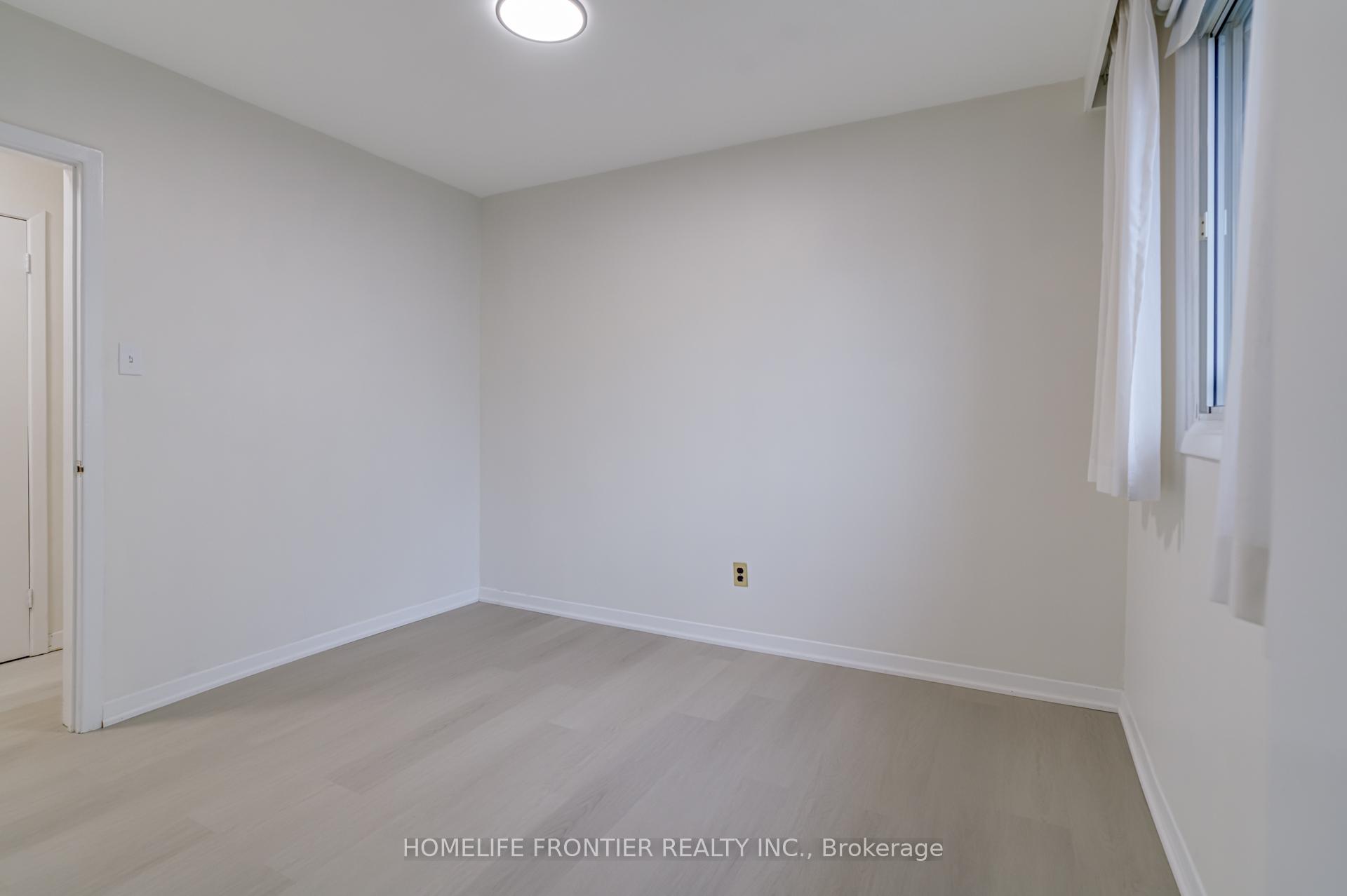 Photo 23 of Unit Upper, 62 Clark Avenue, Markham, Thornhill — HOMEH
