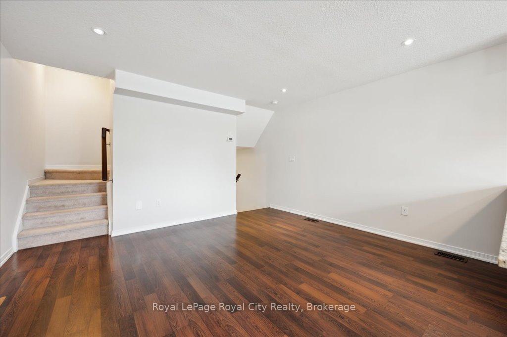 Photo 8 of Unit 86, 701 Homer Watson Boulevard, Kitchener, Trillium Industrial Park — HOMEH