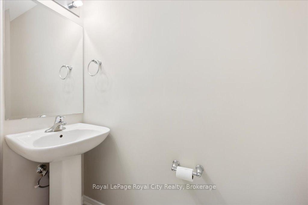 Photo 16 of Unit 86, 701 Homer Watson Boulevard, Kitchener, Trillium Industrial Park — HOMEH
