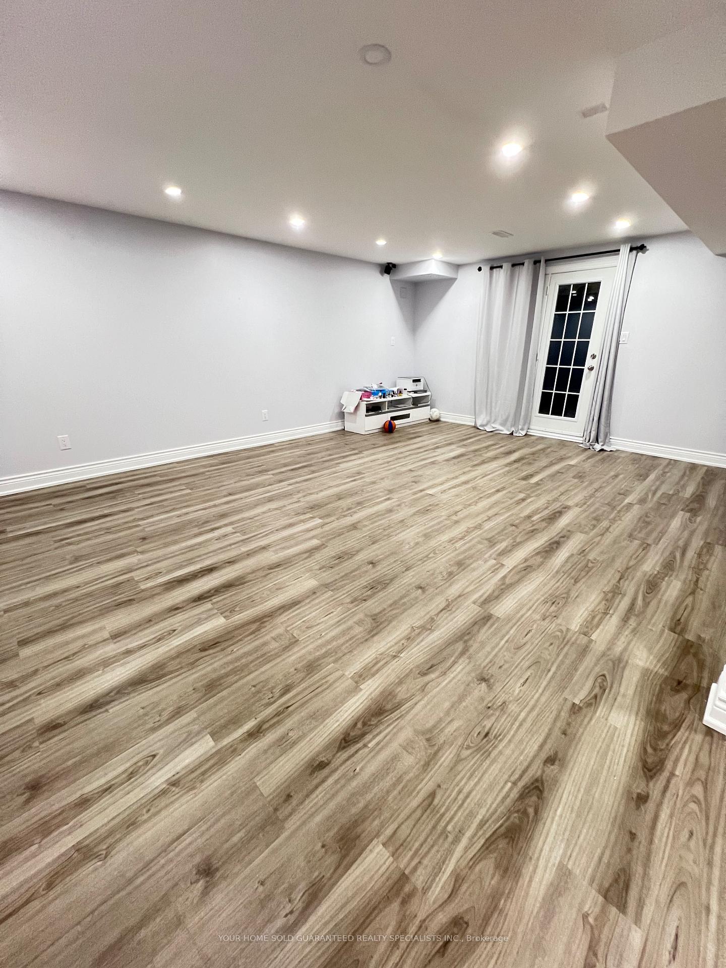 Photo 4 of 26 Holst Avenue, Markham, Berczy — HOMEH