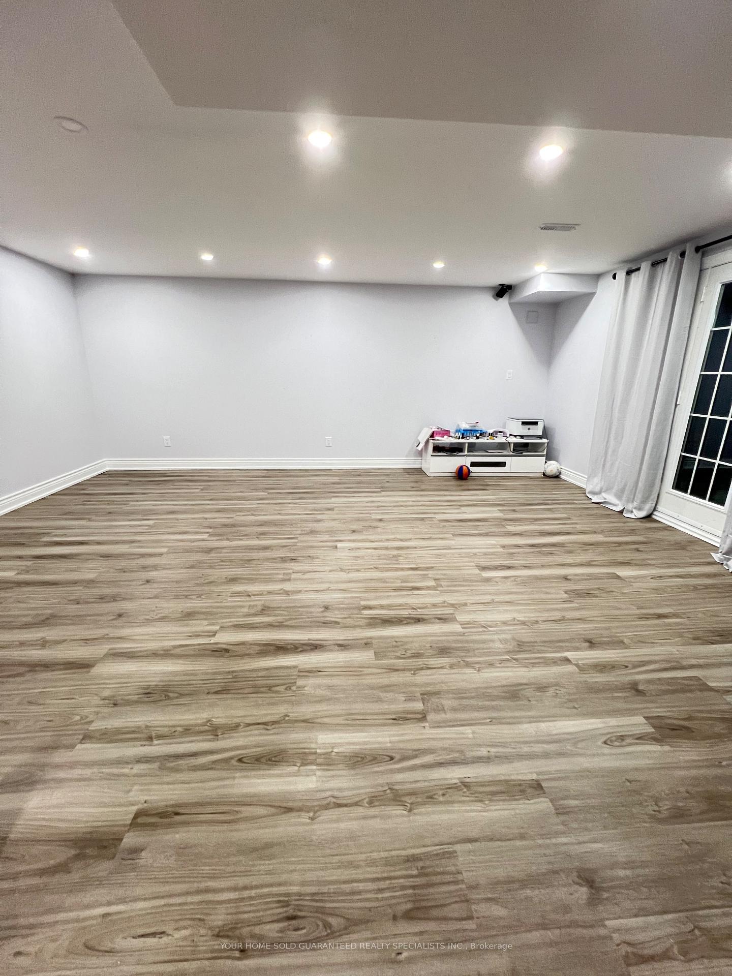Photo 5 of 26 Holst Avenue, Markham, Berczy — HOMEH